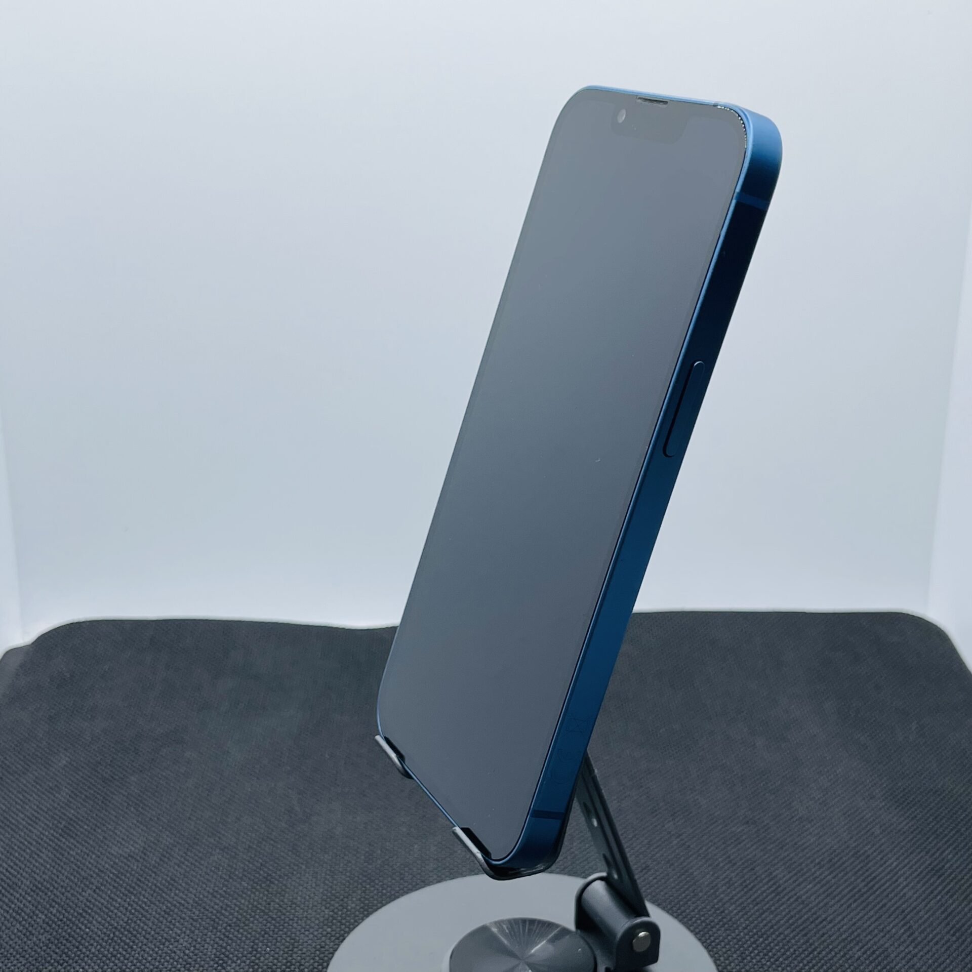 Apple iPhone 13 256GB Blue - (Grade B) - Image 7