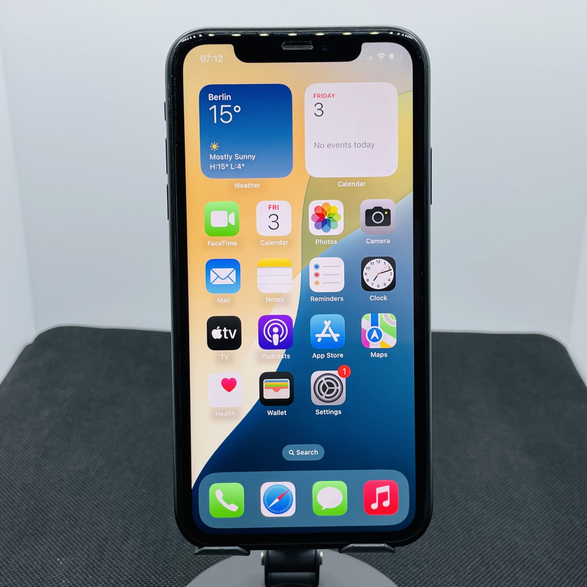 Apple iPhone XR 128GB Black (3 Month Warranty) | Epic Deals SA