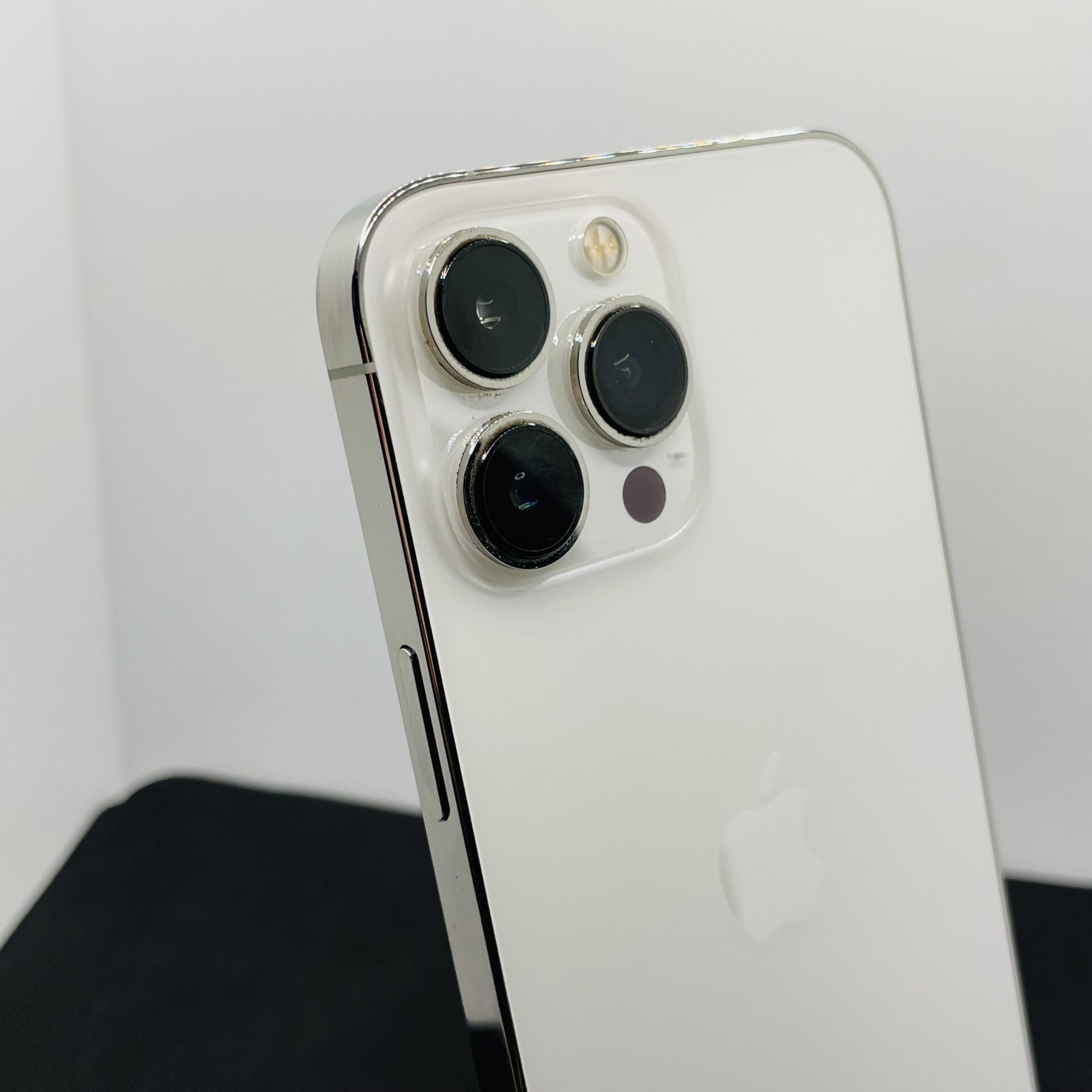 Apple iPhone 13 Pro Max 1TB Silver (12 Month Warranty) | Epic Deals SA