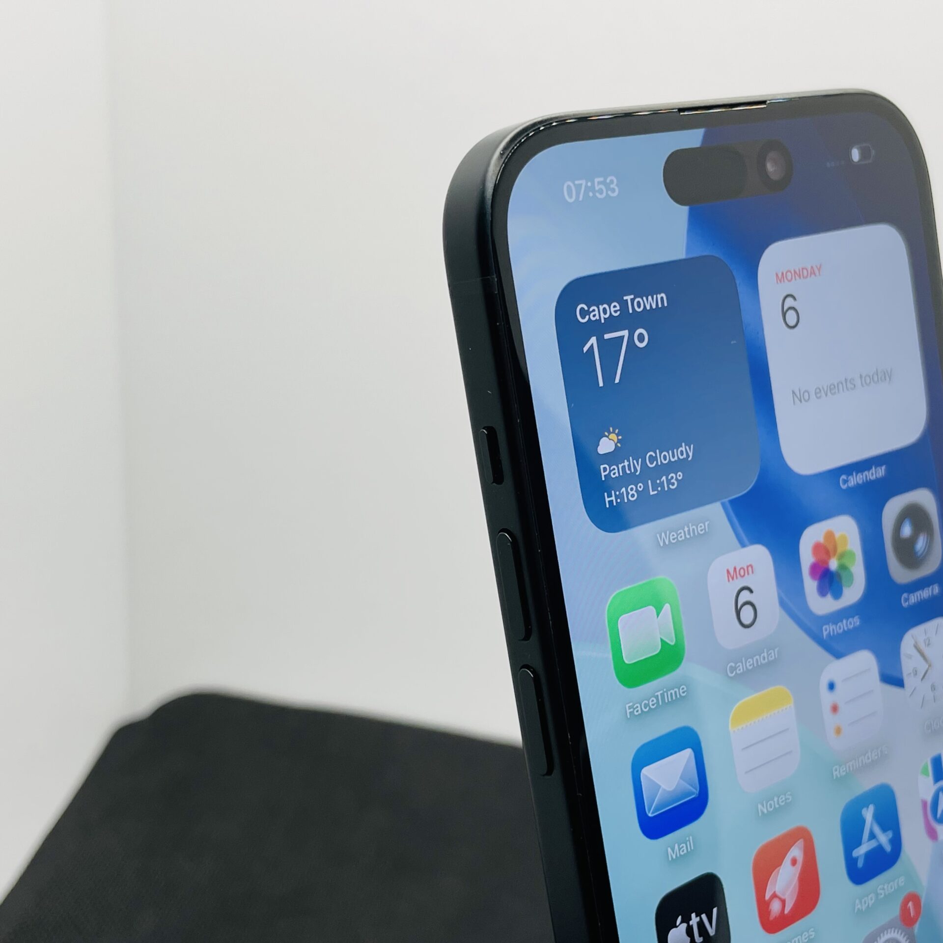 Apple iPhone 15 128GB Black - (Grade B) - Image 4