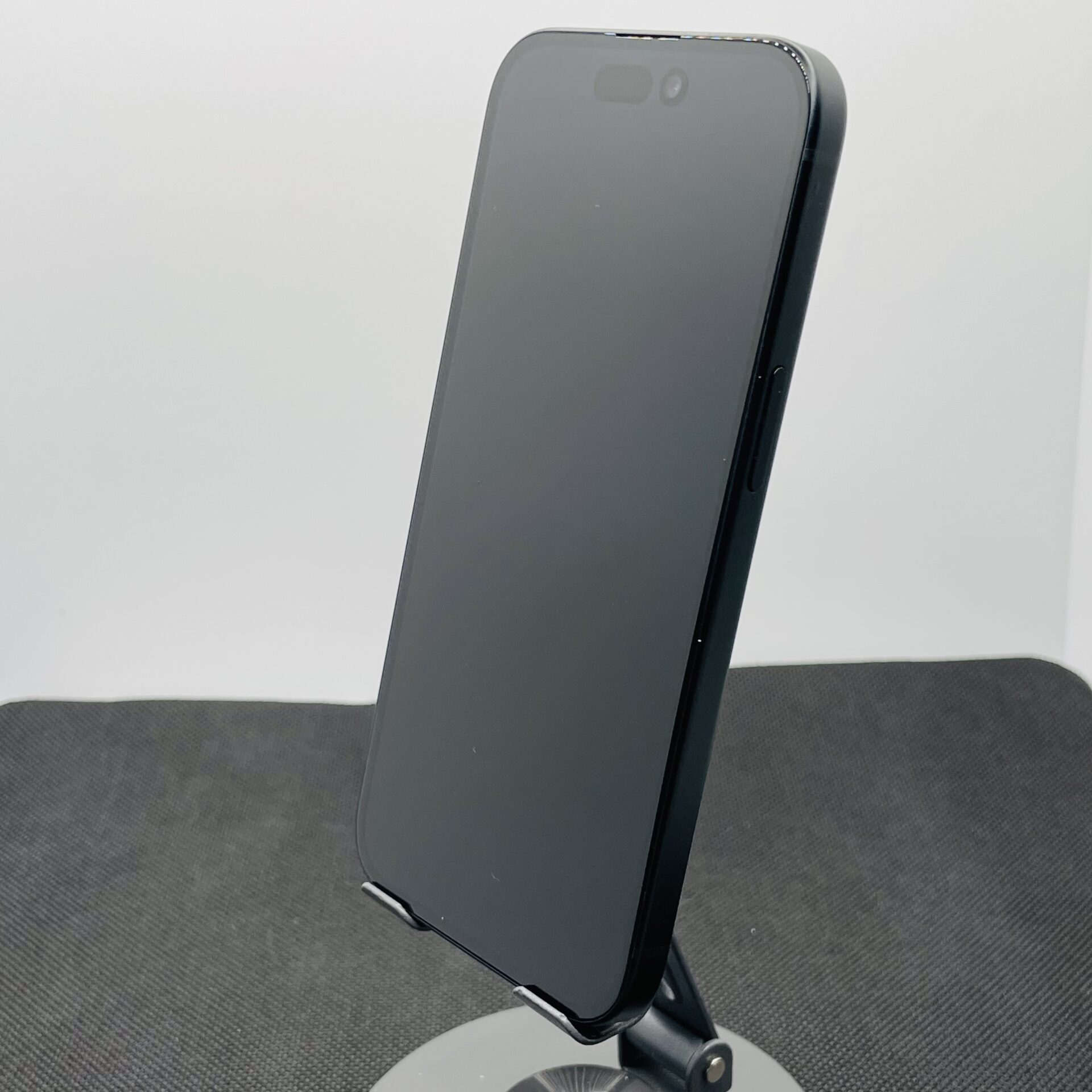 Apple iPhone 15 128GB Black - (Grade B) - Image 7