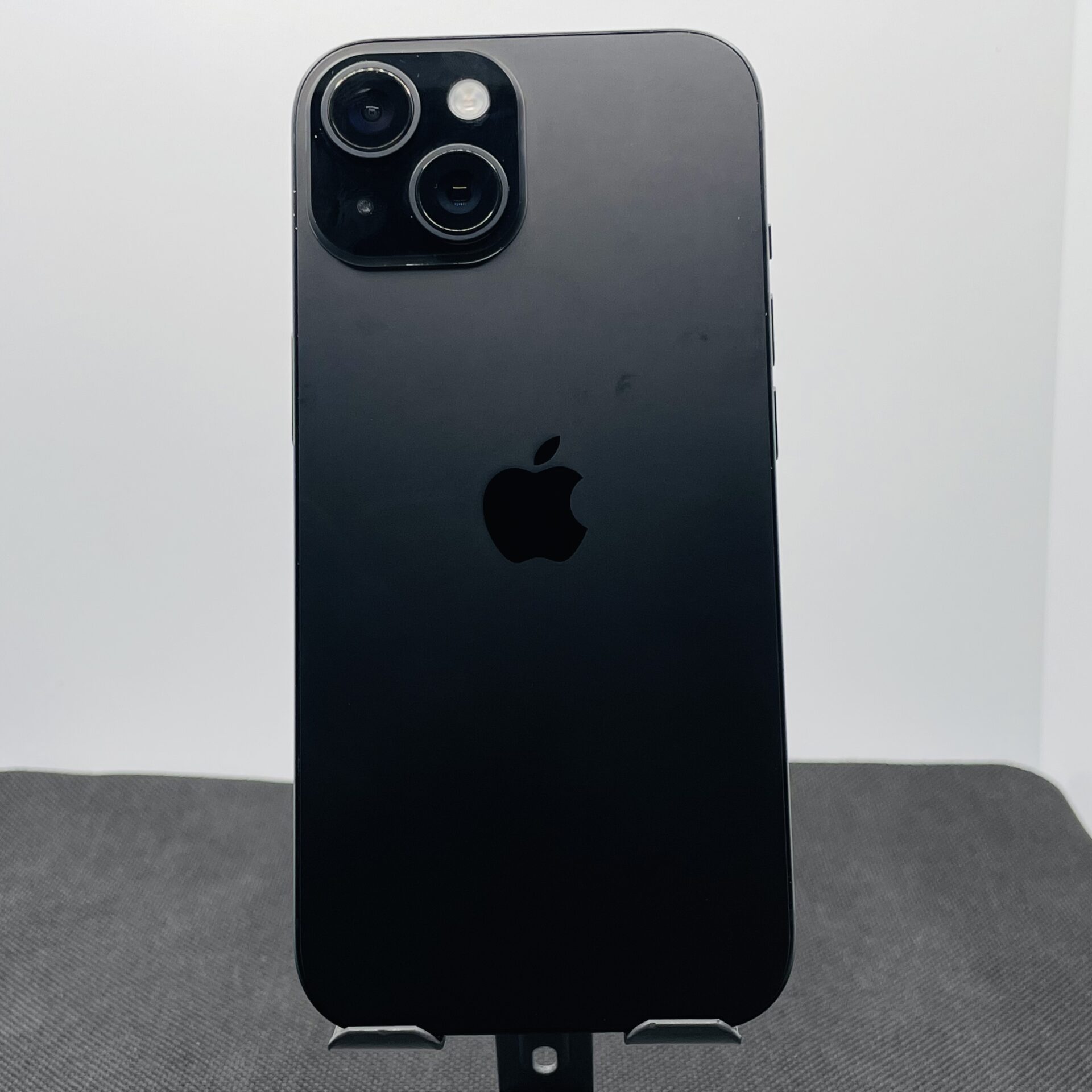 Apple iPhone 15 128GB Black - (Grade B) - Image 9