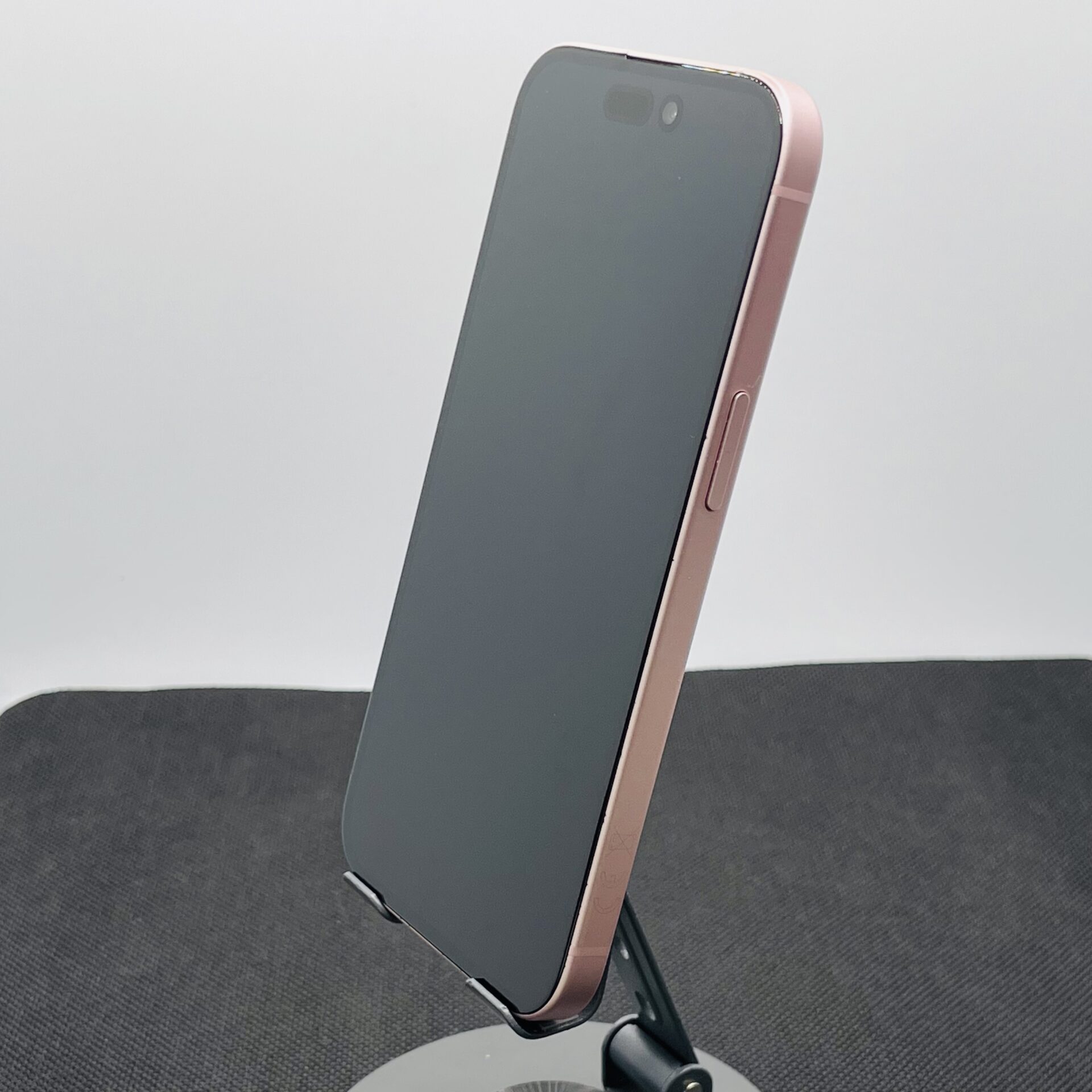 Apple iPhone 15 128GB Pink - (Grade B) - Image 7
