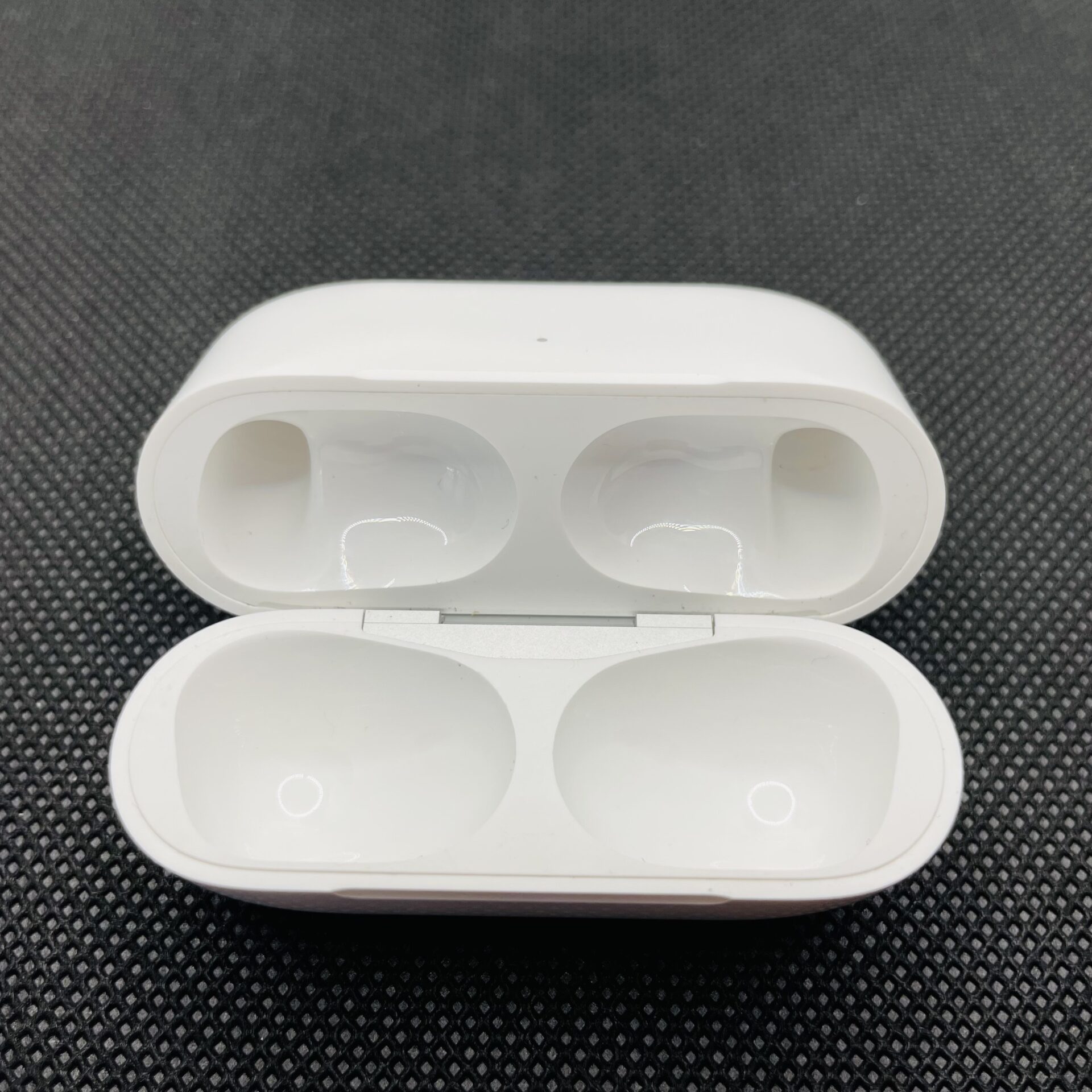 Apple AirPods Pro 2nd Gen White - Image 4