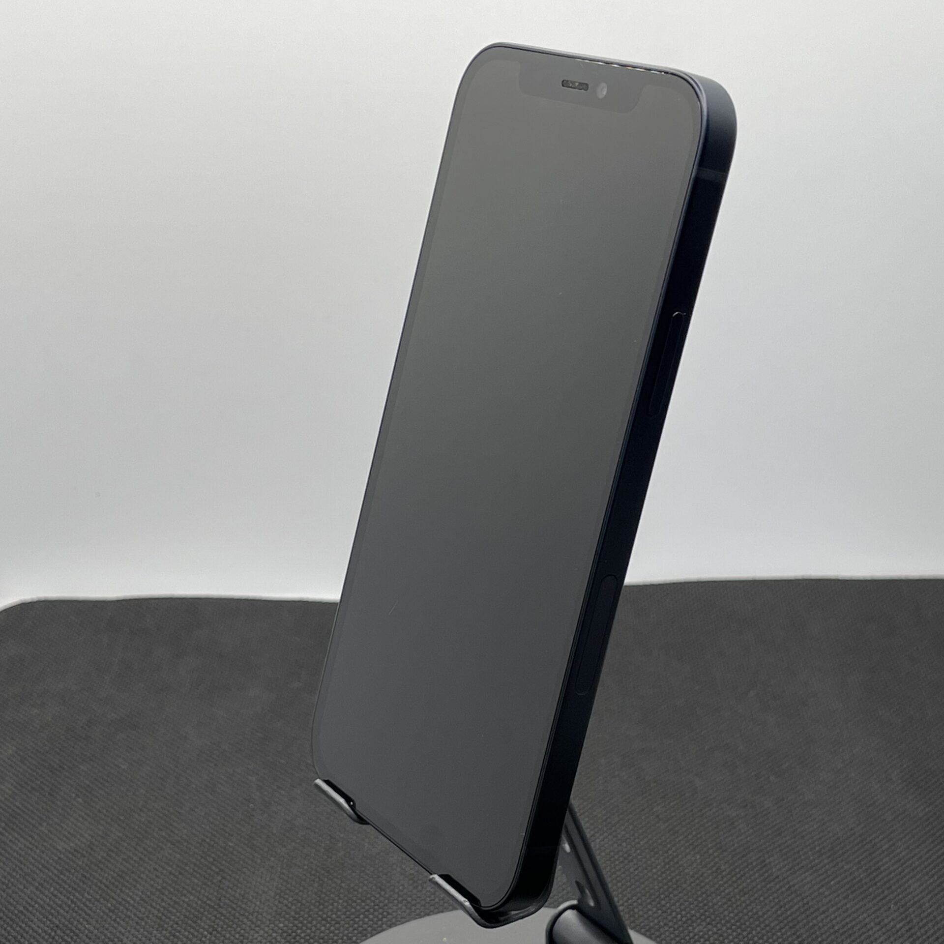 Apple iPhone 12 128GB Black (6 Month Warranty) - Image 7
