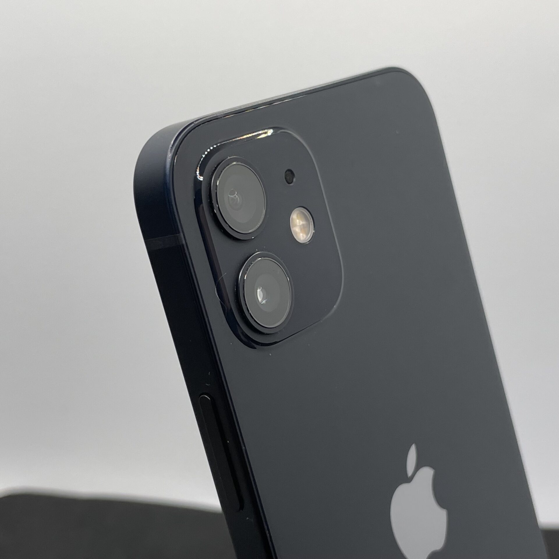 Apple iPhone 12 128GB Black (6 Month Warranty) - Image 10