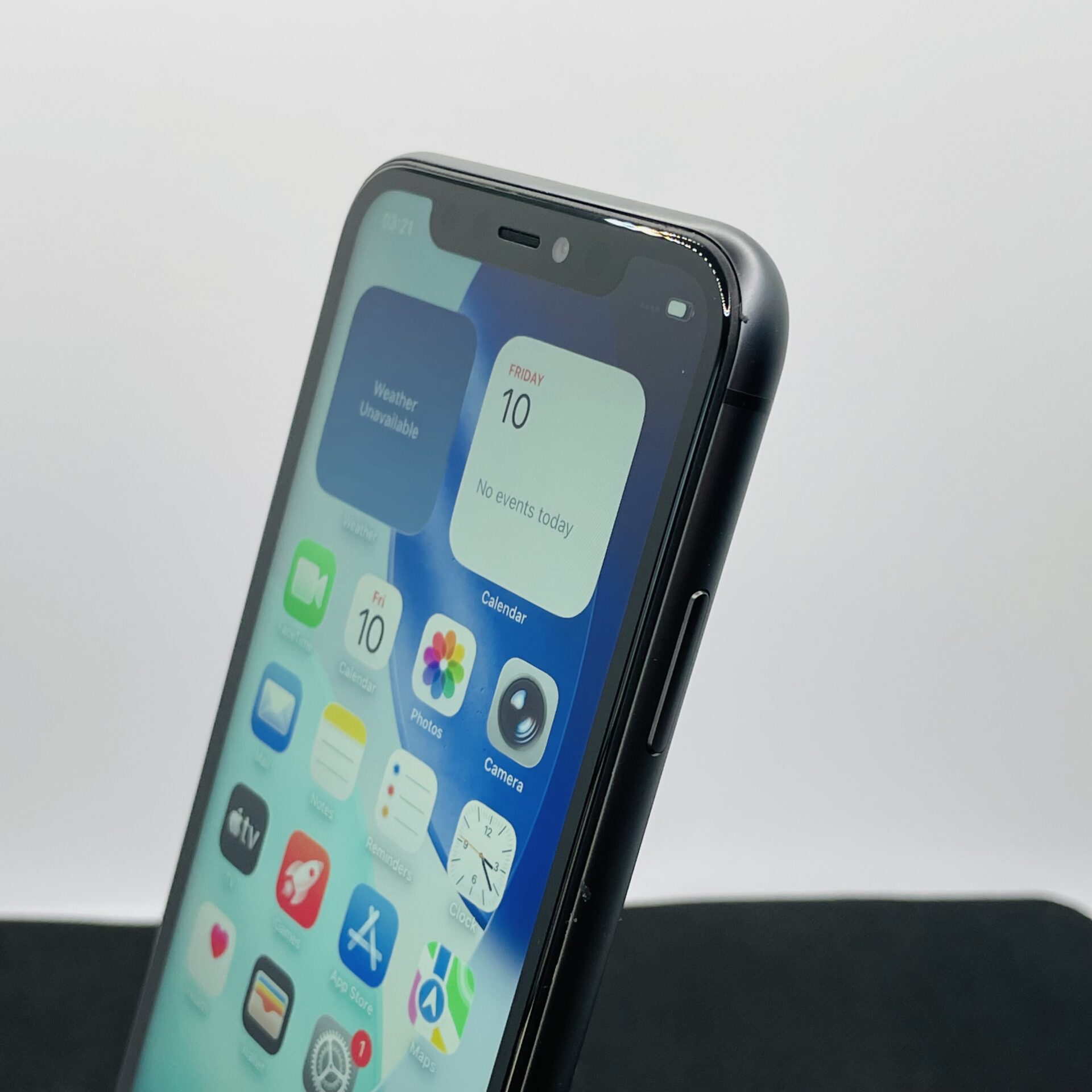 Apple iPhone 11 128GB Black (6 Month Warranty) | Epic Deals SA