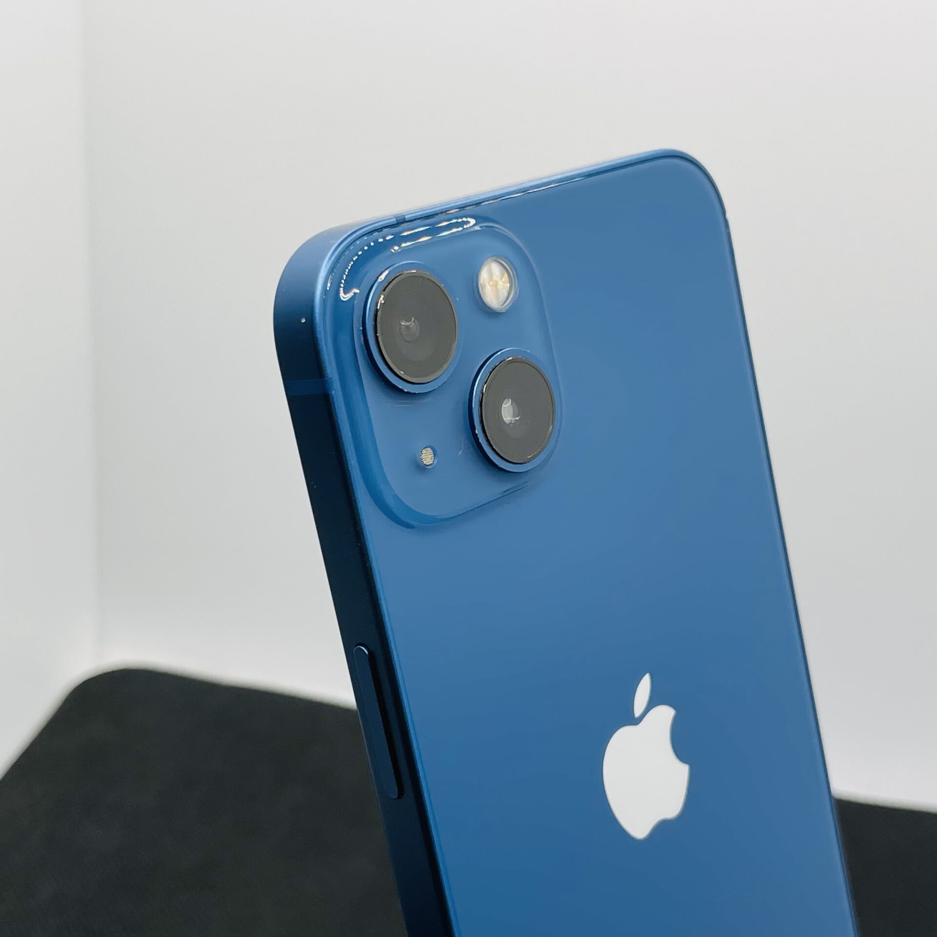 Apple iPhone 13 256GB Blue - (Grade B) - Image 10