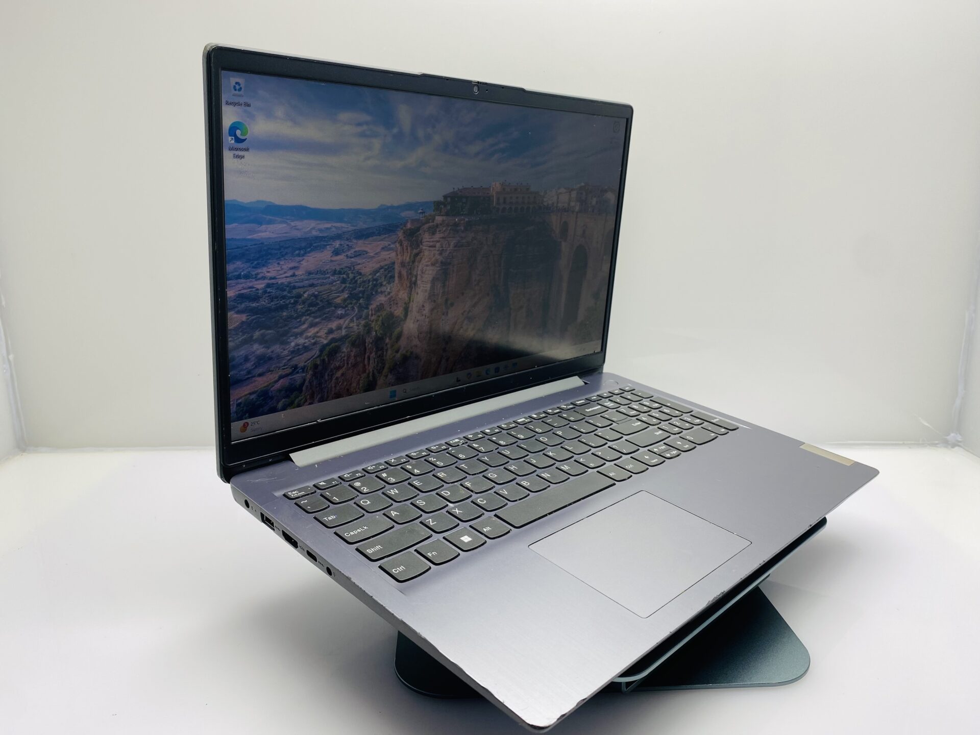 Lenovo IdeaPad 3 15ITL6 11th Gen “Core i3” 3.00GHz 20GB RAM 1TB