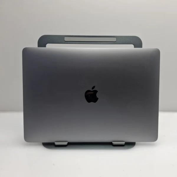 Apple MacBook Air “M1” 13-Inch 8 CPU/7 GPU (2020) 8GB RAM 256GB