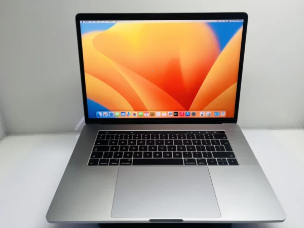 Apple MacBook Pro 15-Inch “Core i7” 2.9GHz (Touch/Mid-2017) 16GB