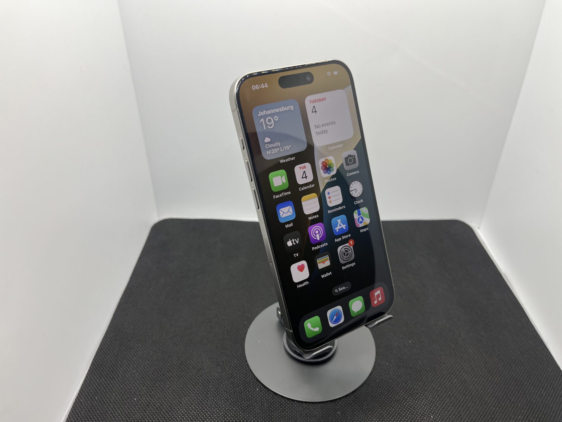 Apple iPhone 15 Pro Max 256GB Natural Titanium - (Grade B) - Image 2