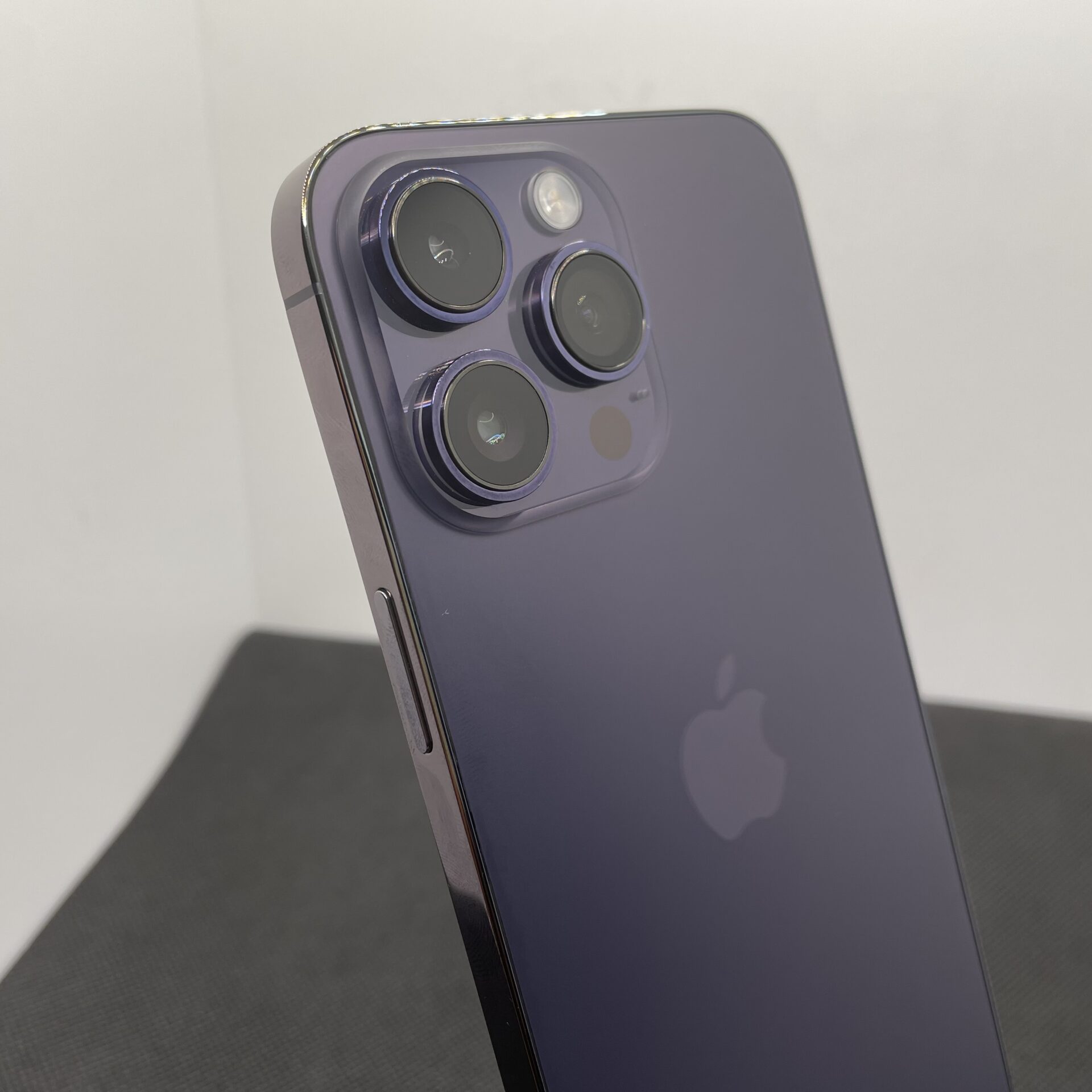 Apple iPhone 14 Pro Max 128GB Deep Purple - Grade B - Image 11