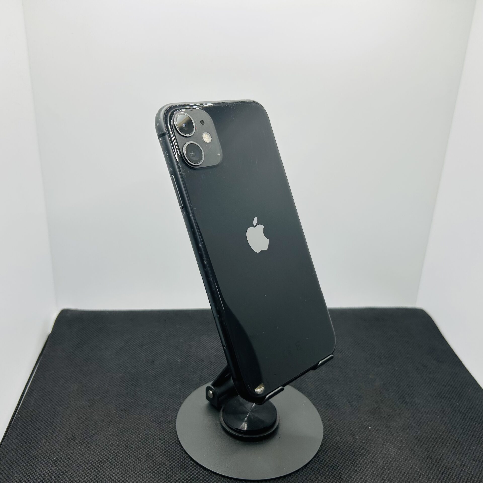 Apple iPhone 11 64GB Black – (Grade B) - Image 5
