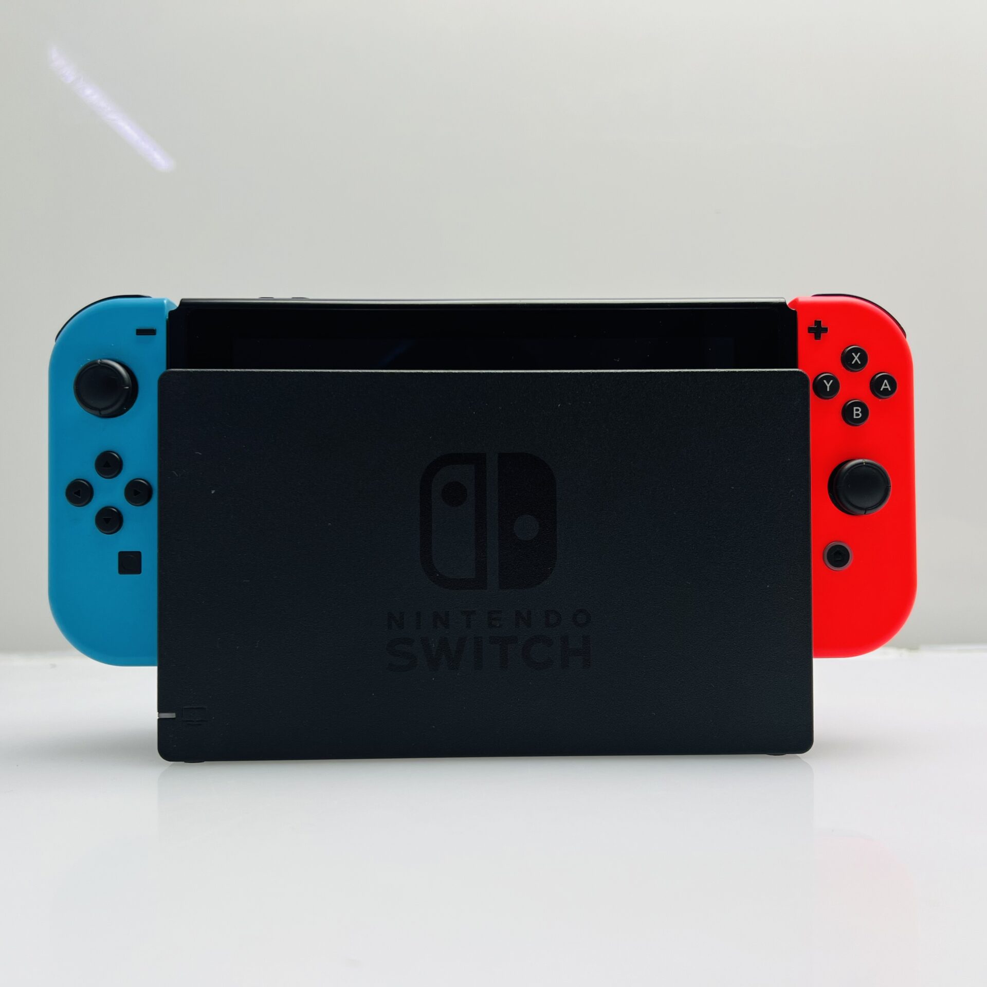 Nintendo Switch 32GB Black + Accessories – (Grade B) - Image 4