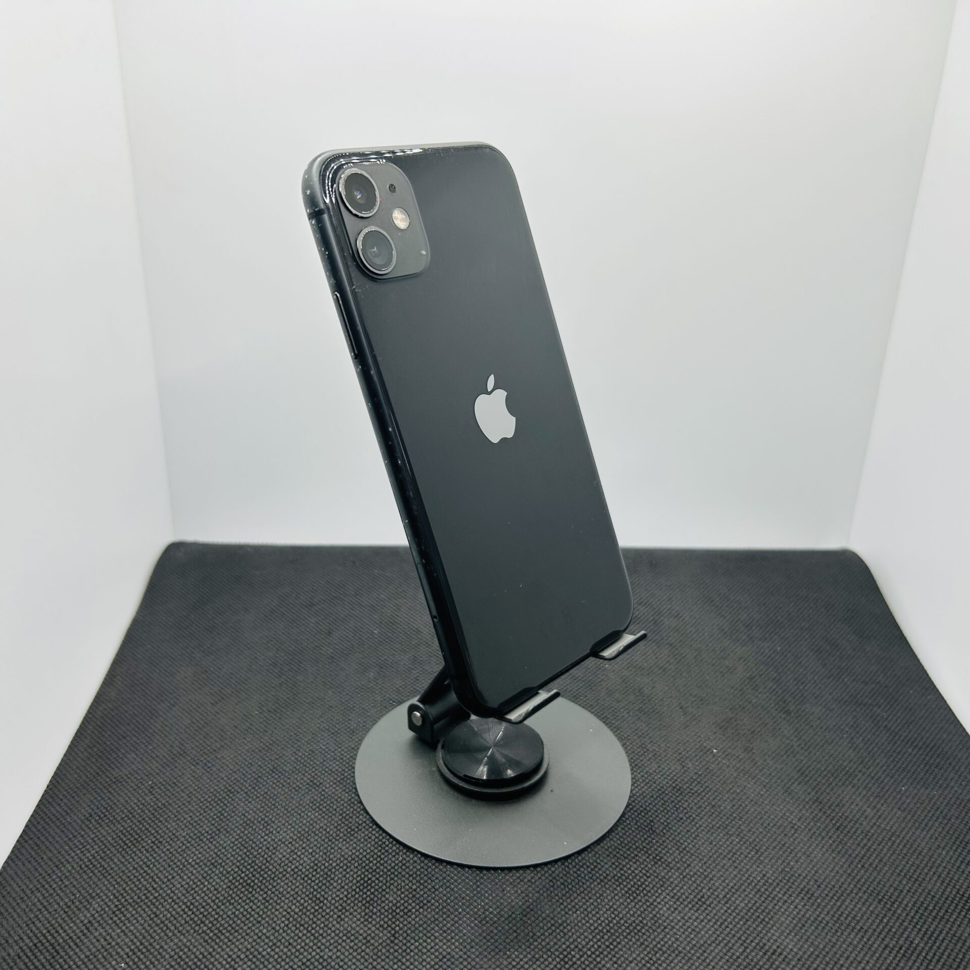 Apple iPhone 11 64GB Black – (Grade B) - Image 9
