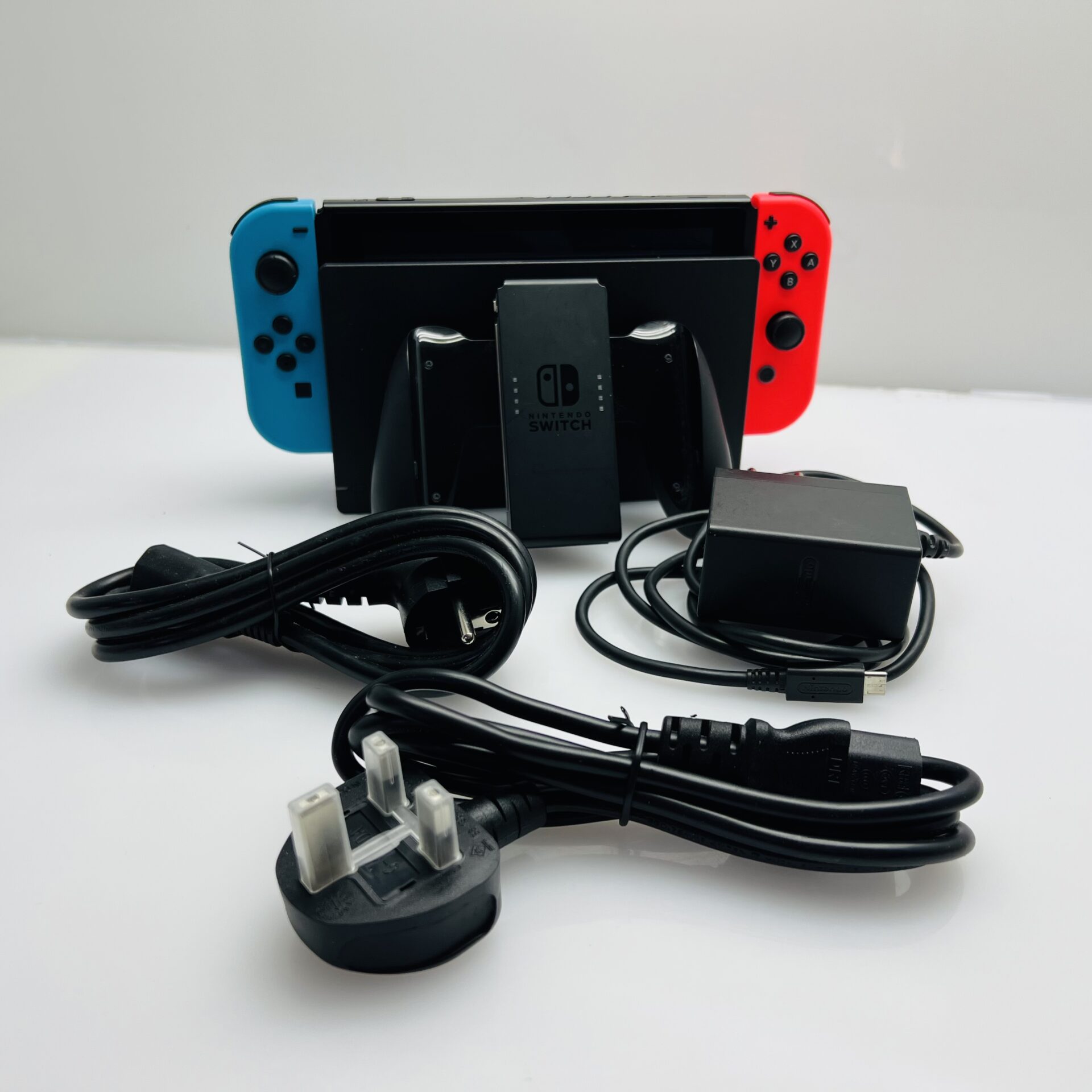 Nintendo Switch 32GB Black + Accessories – (Grade B) - Image 8