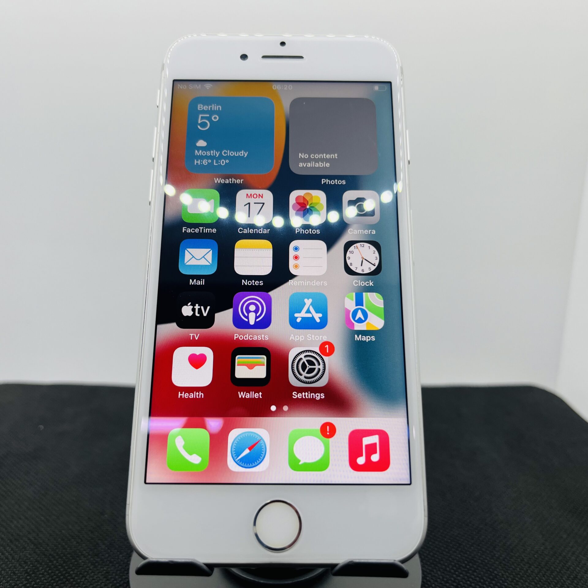 Apple iPhone 7 32GB Silver – (Grade B) | Epic Deals SA Apple iPhone 7 32GB Silver – (Grade B) | Epic Deals SA