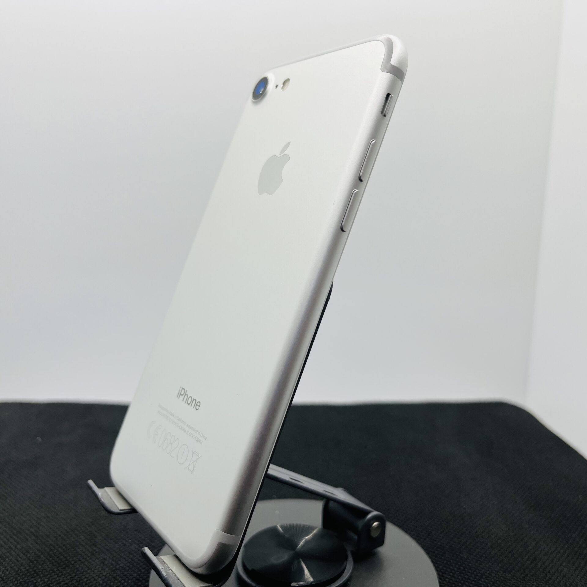 Apple iPhone 7 32GB Silver – (Grade B) | Epic Deals SA