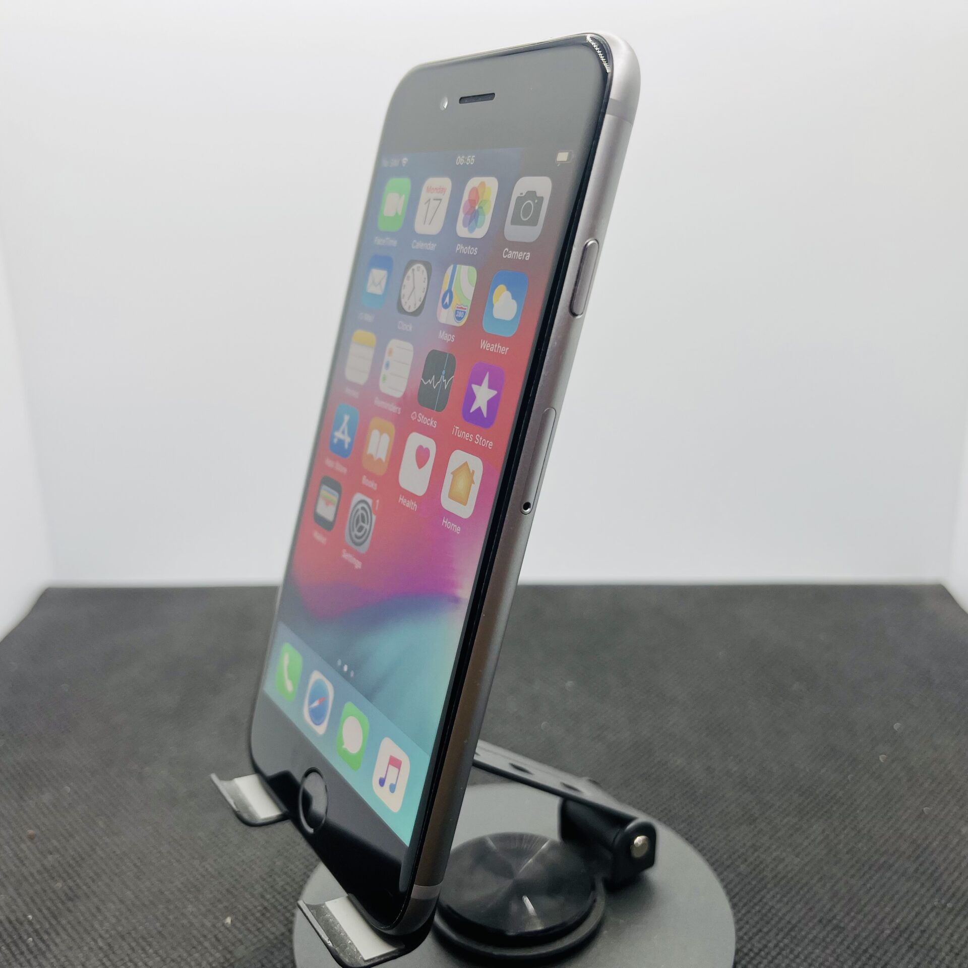Apple iPhone 6 16GB Silver (Grade B) - Minor Bright Spots | Epic