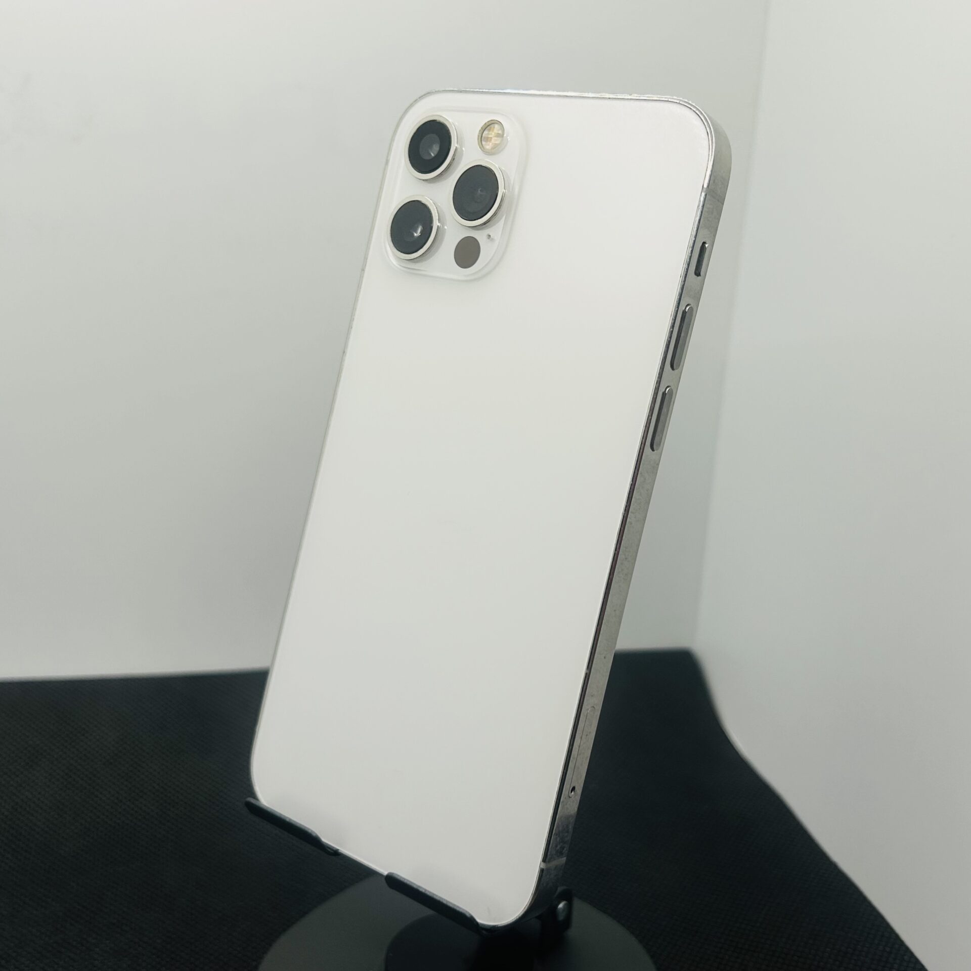Apple iPhone 12 Pro 128GB Silver - (Grade B) | Epic Deals SA