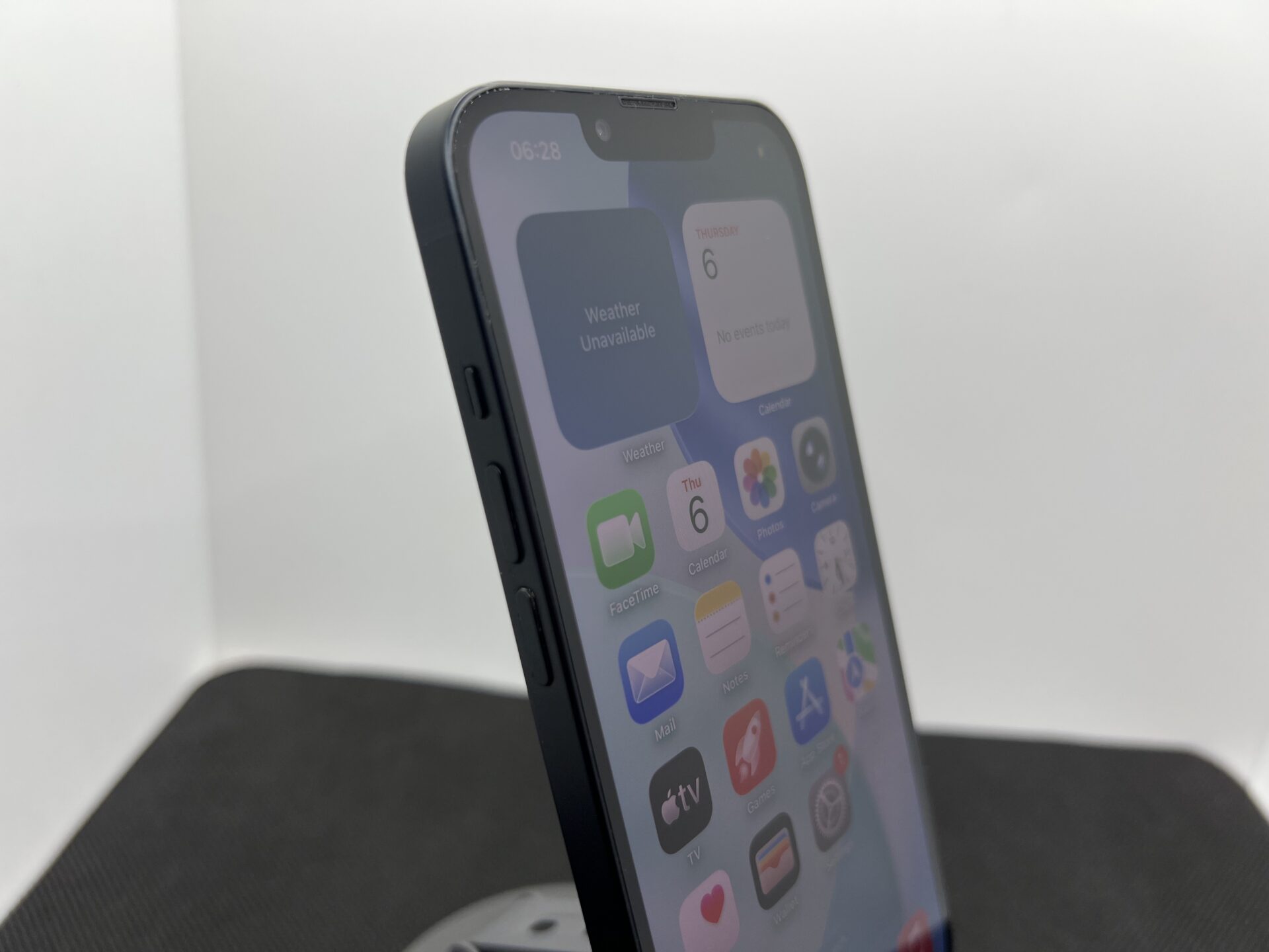 Apple iPhone 13 128GB Midnight – (Grade B) - Image 4