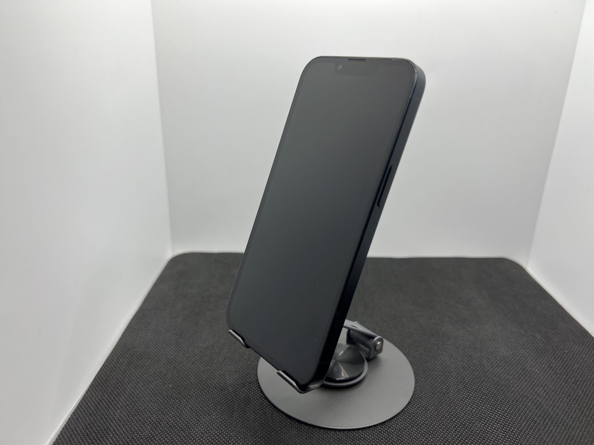 Apple iPhone 13 128GB Midnight – (Grade B) - Image 7