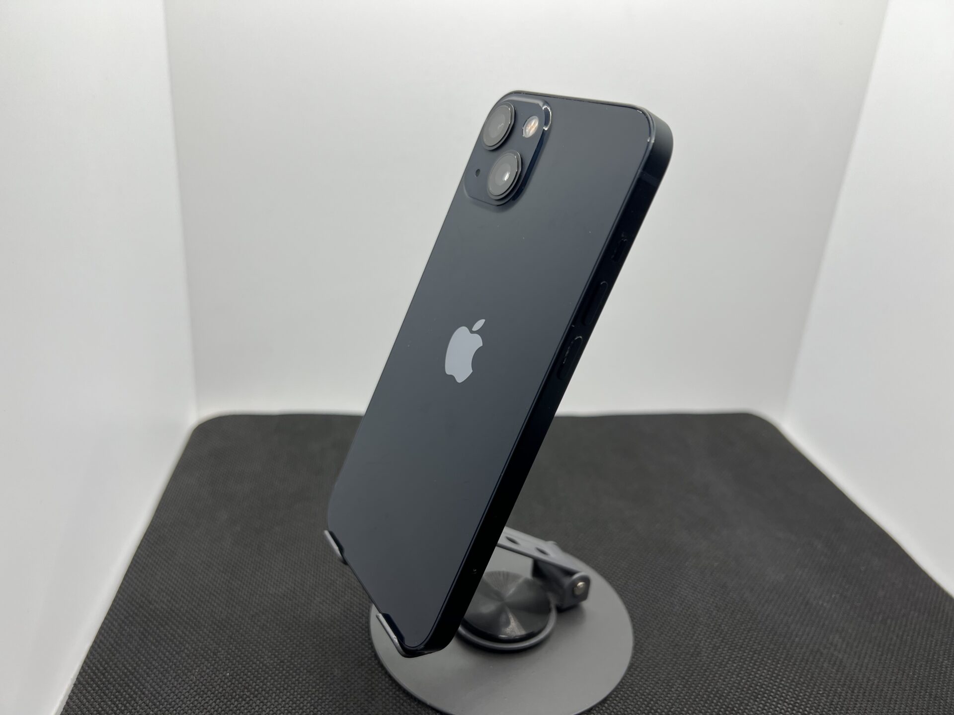 Apple iPhone 13 128GB Midnight – (Grade B) - Image 8