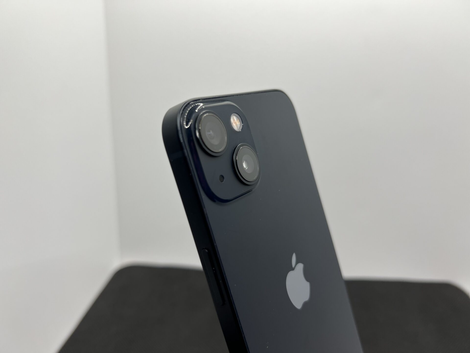 Apple iPhone 13 128GB Midnight – (Grade B) - Image 10