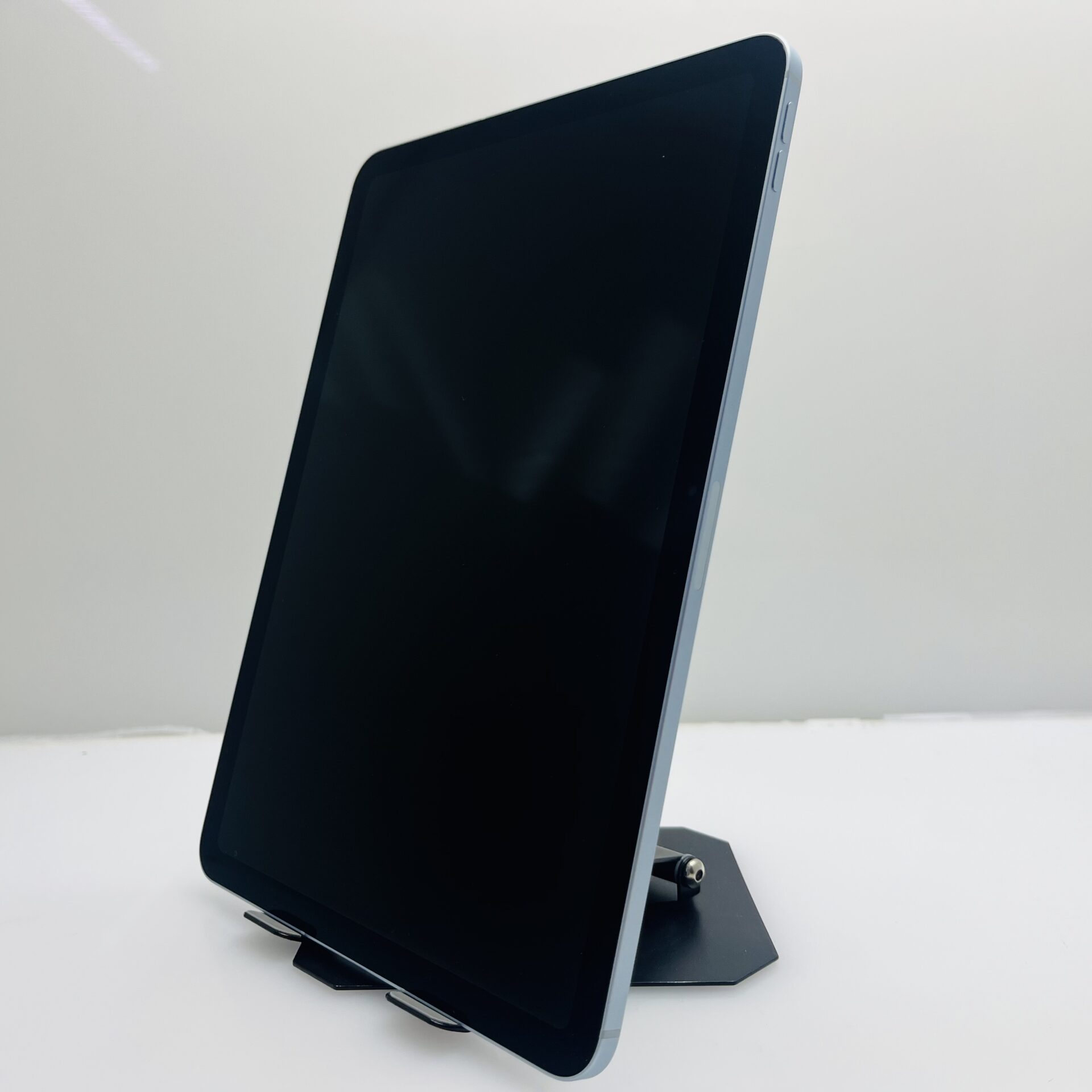 Apple iPad Air 11" M3 7th Gen (Wifi/Cellular) 128GB Blue - (Mint Condition) - Image 6
