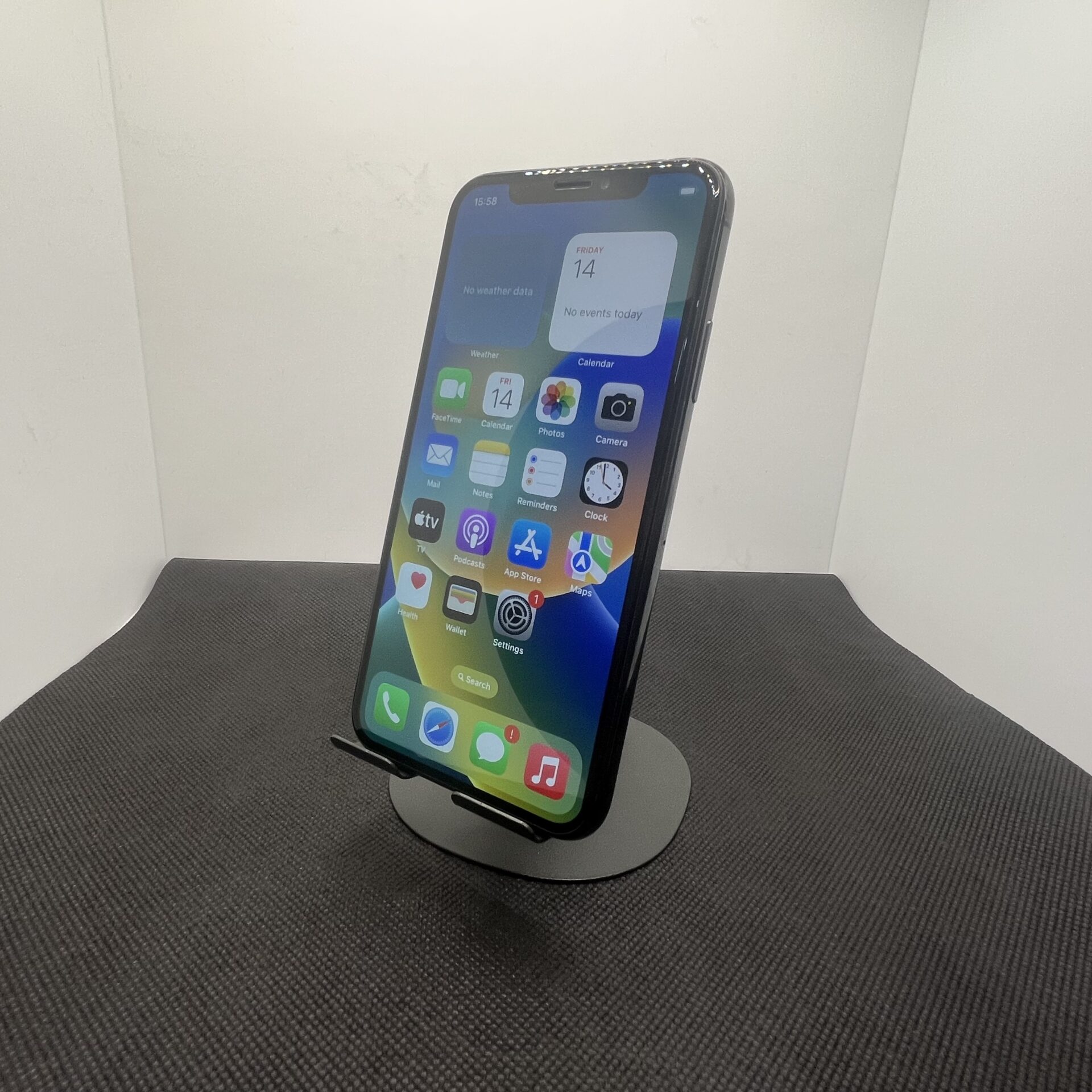 Apple iPhone X 256GB Space Gray -(Grade B) | Epic Deals SA