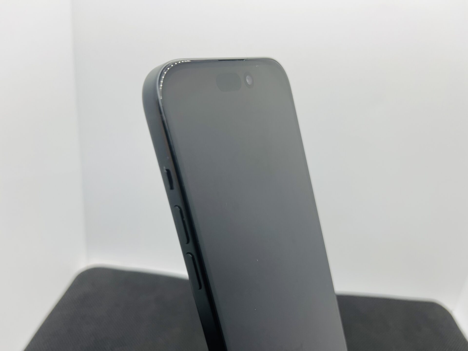 Apple iPhone 15 128GB Black – (Grade B) - Image 8