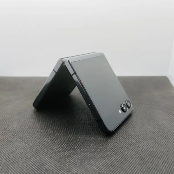 Samsung Galaxy Z Flip 5 512GB Graphite - (Grade B) | Epic Deals SA