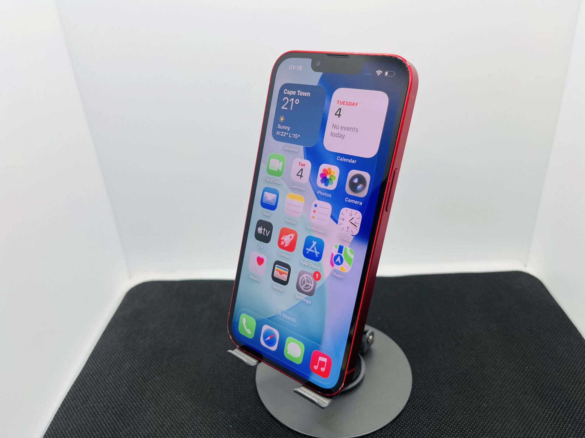 Apple iPhone 13 128GB Red – (Grade B) - Image 4