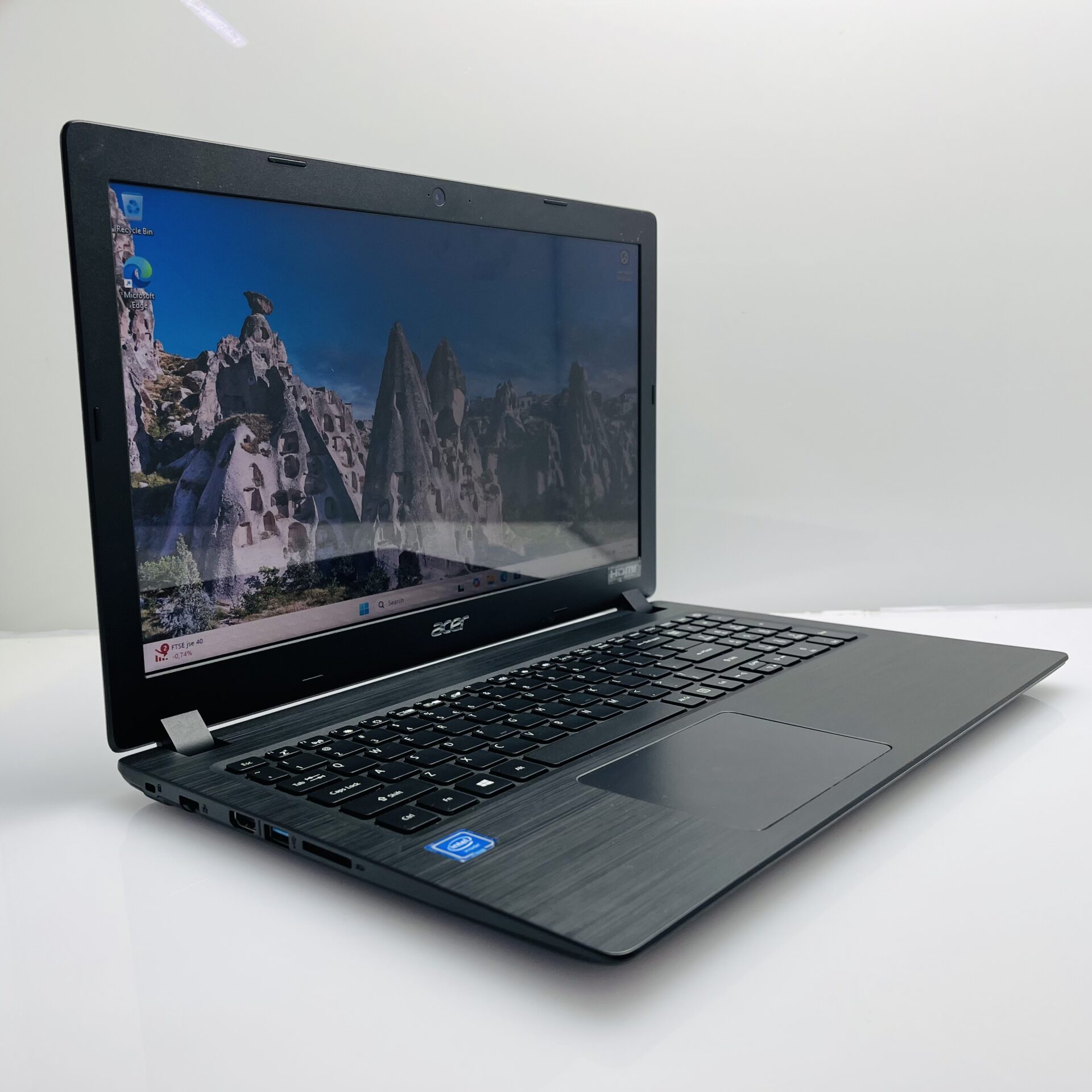 Acer Aspire 3 A315-32 “Celeron N4000” 1.10GHz 8GB RAM 256GB SSD
