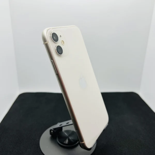 Apple iPhone 11 64GB White (Grade B) – No Face ID And Bright Spots