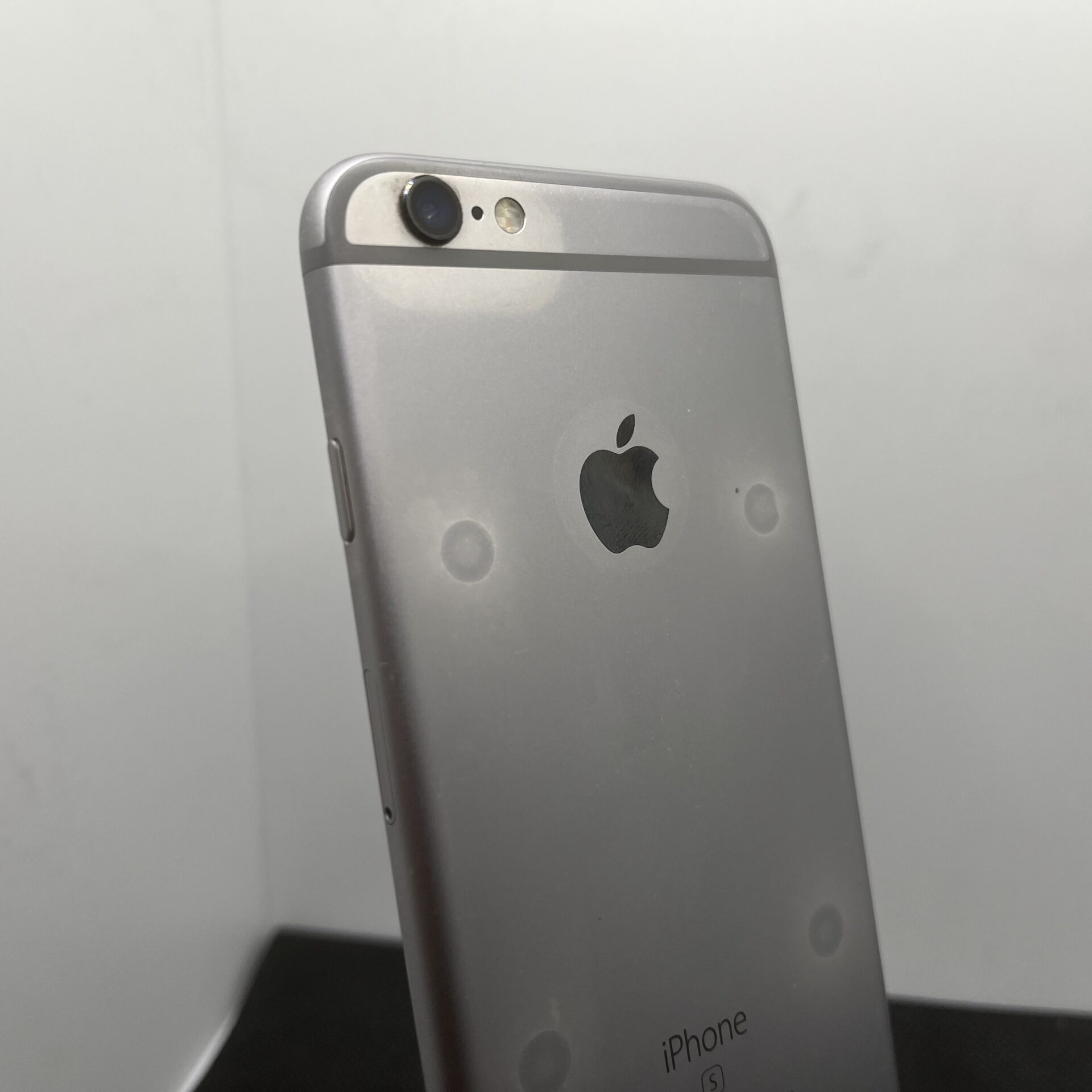 Apple iPhone 6s 32GB Space Gray - (Grade B) Bright Spot | Epic