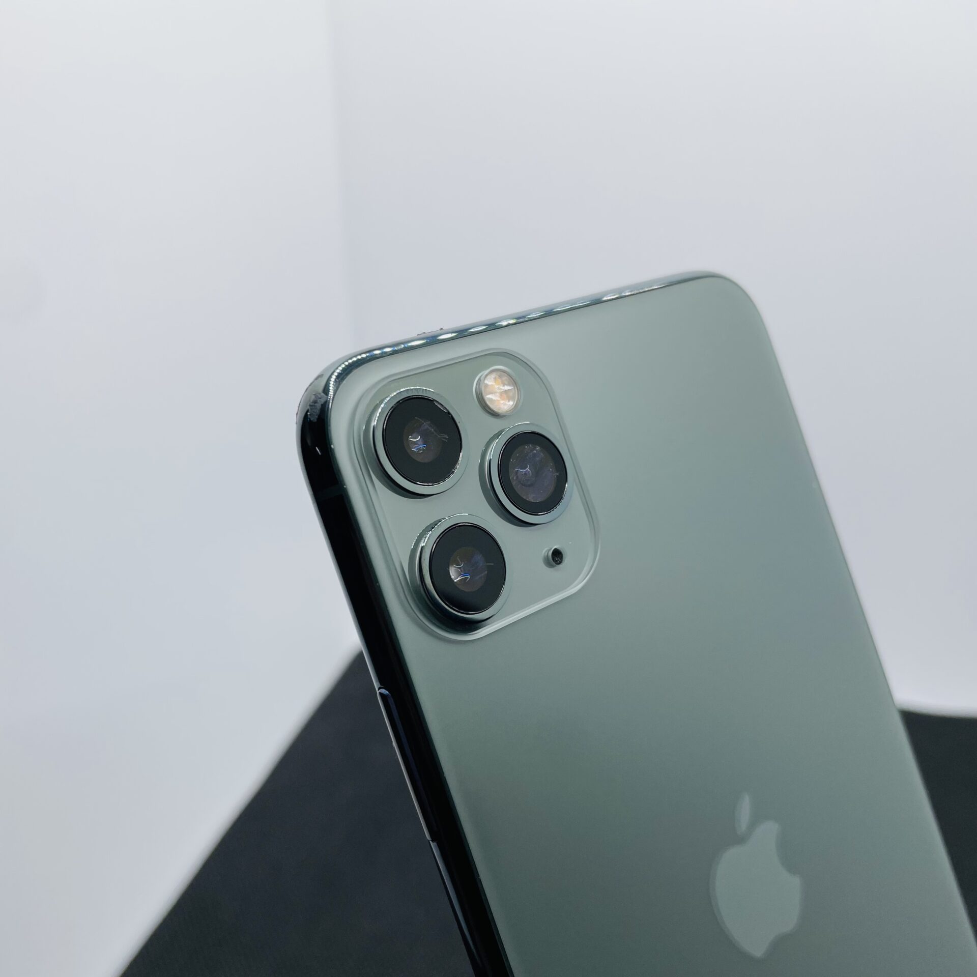 Apple iPhone 11 Pro Max 256GB Midnight Green (Grade B) - Not Working On Vodacom Network - Image 12