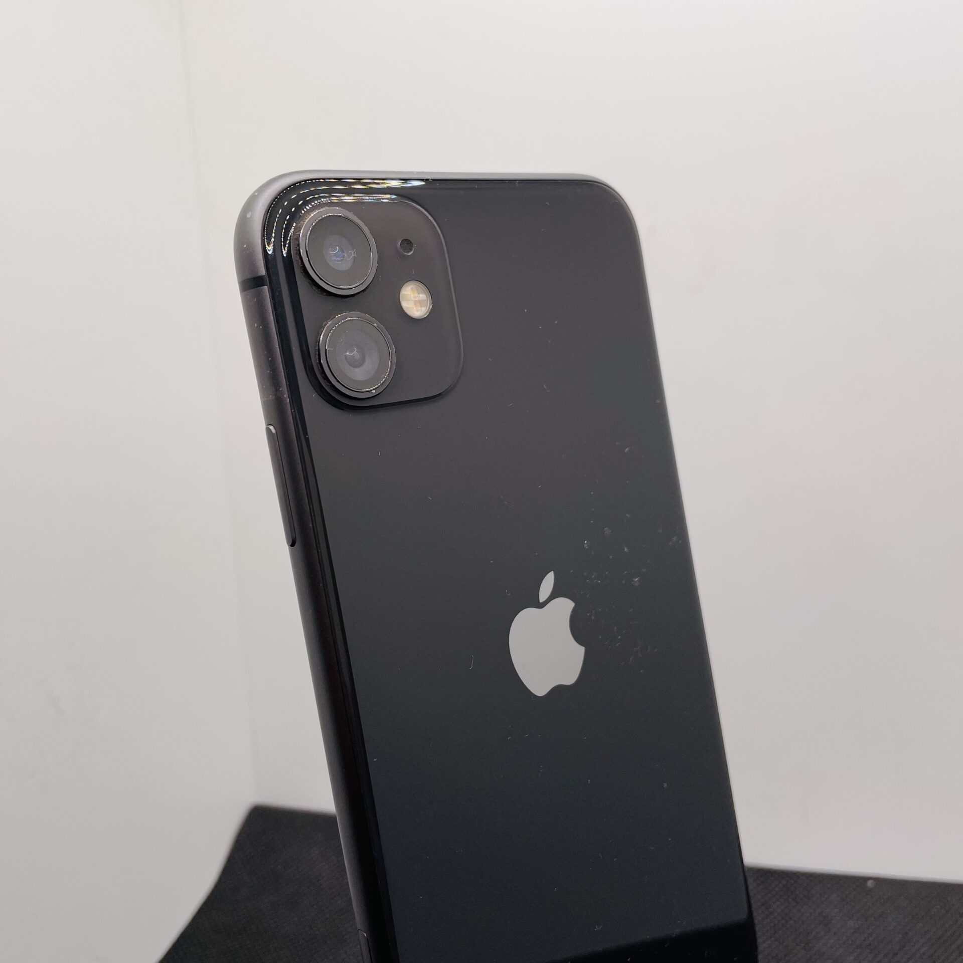 Apple iPhone 11 128GB Black - (Grade B) - Image 10