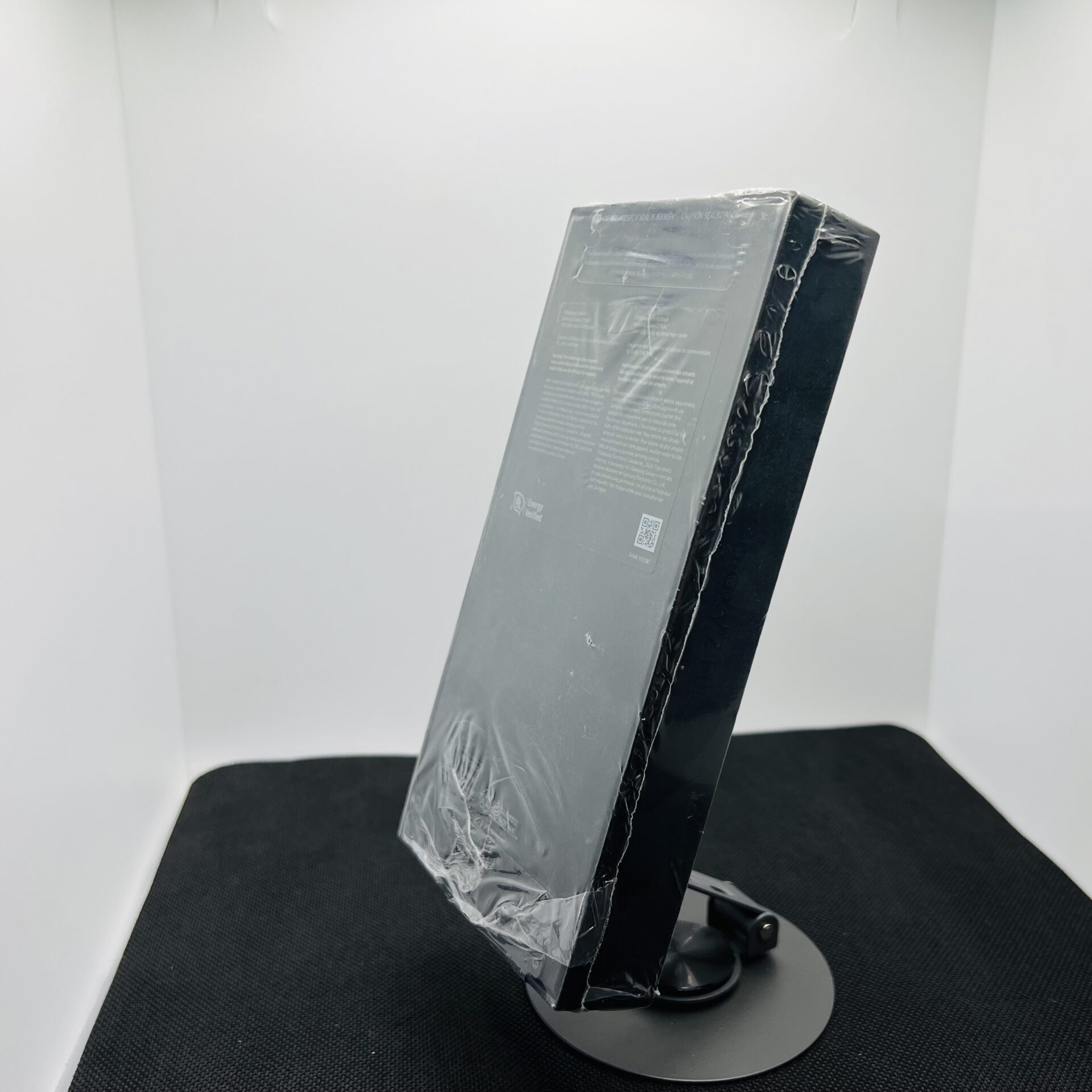 Samsung Galaxy Z Flip 6 256GB Crafted Black – Sealed (Original
