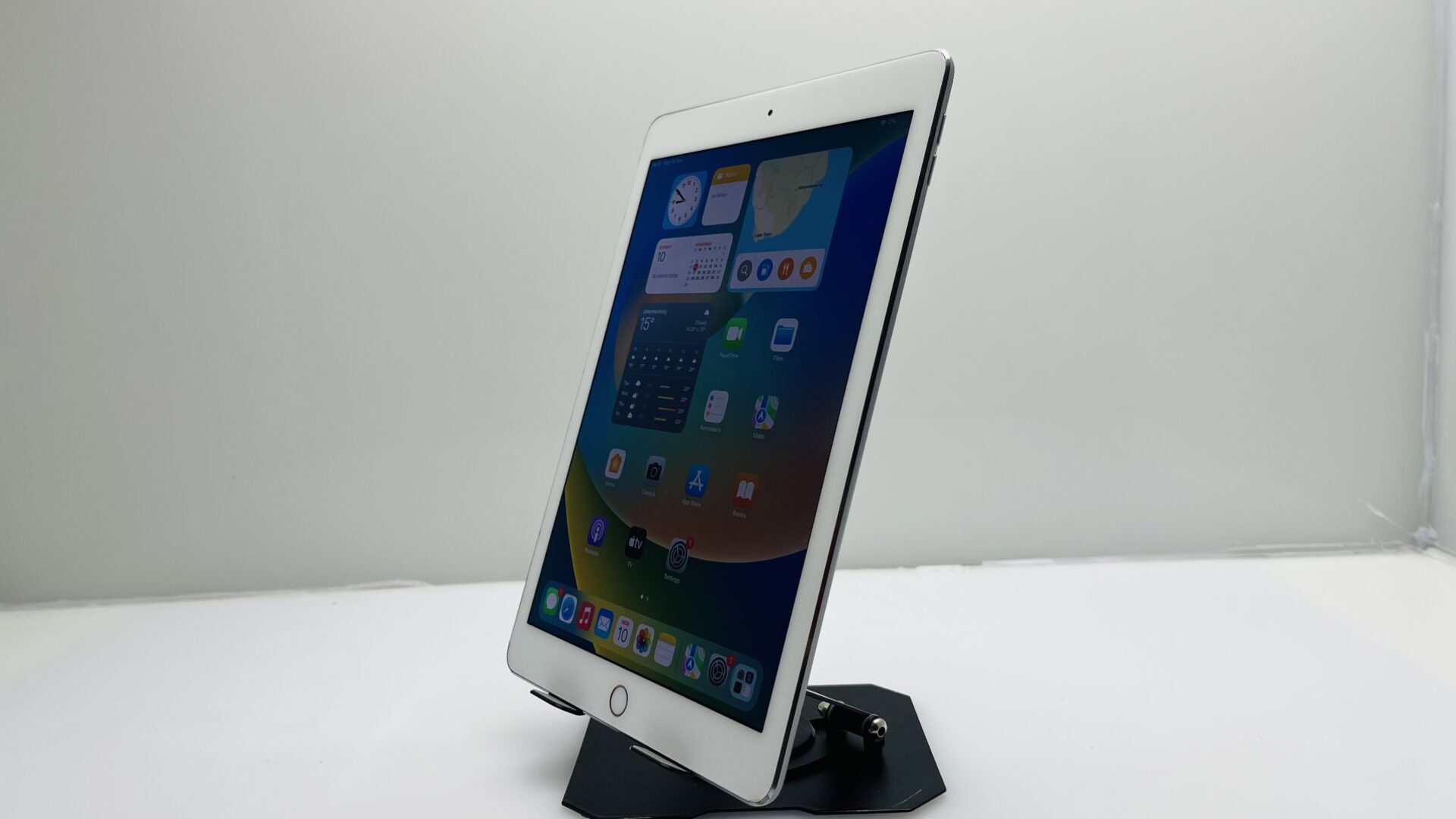Apple iPad Pro 9.7″ 1st Gen (WiFi Only) 32GB Silver (Grade B) - No