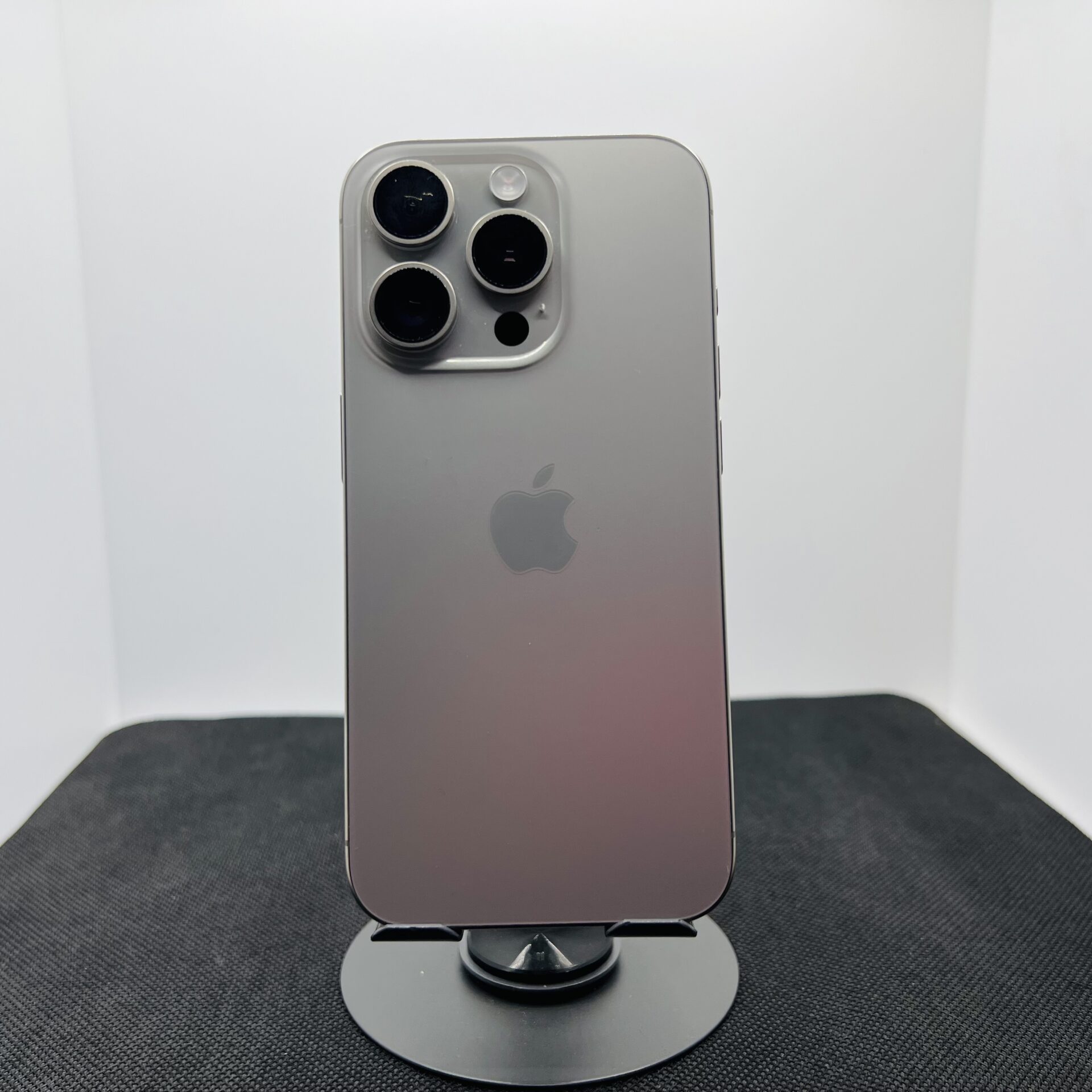 Apple iPhone 15 Pro 256GB Natural Titanium – (Grade A) - Image 9