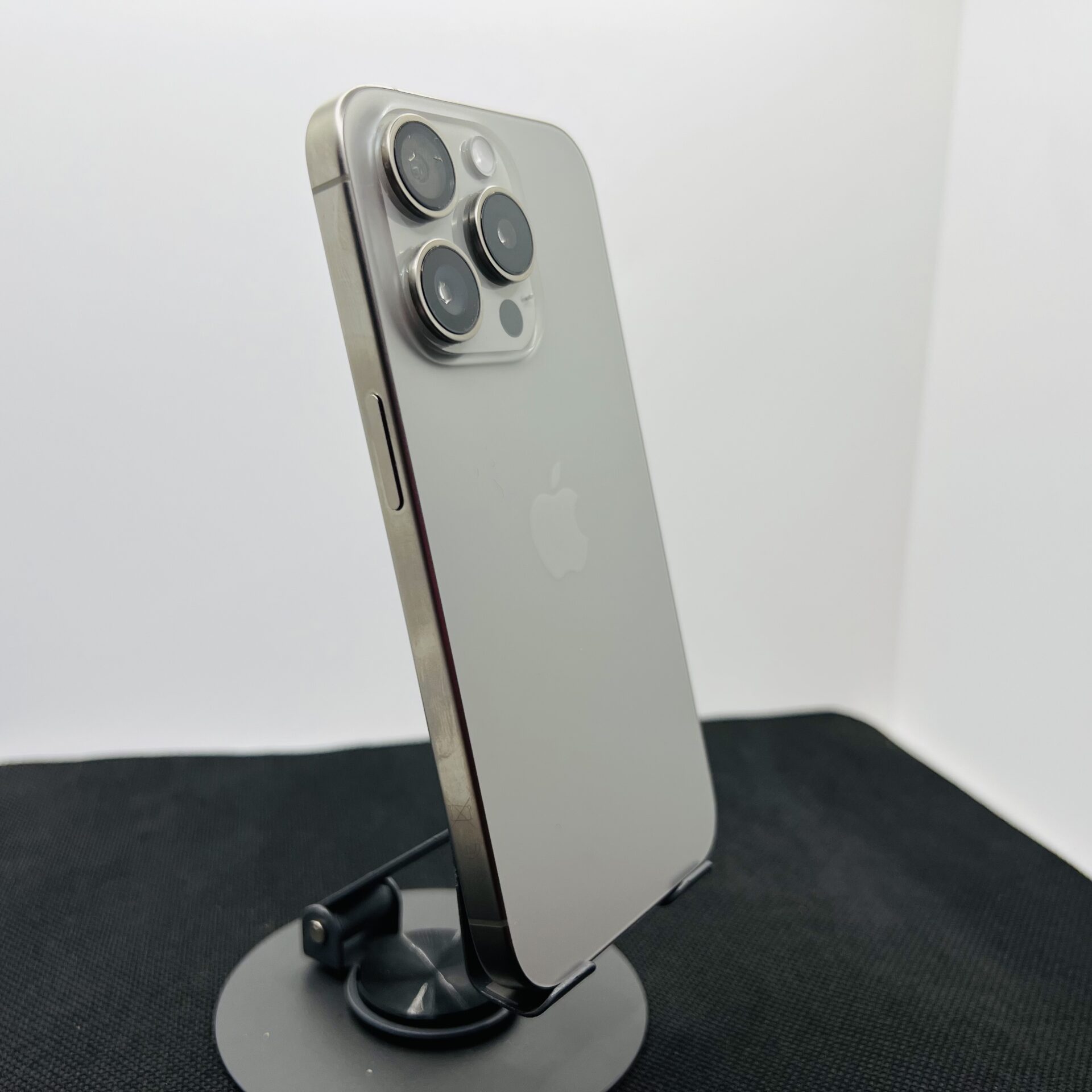 Apple iPhone 15 Pro 256GB Natural Titanium – (Grade A) - Image 10