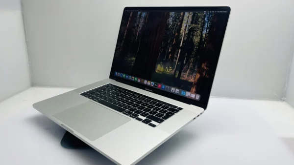 Apple Macbook Pro 16-inch “Core i7” 2.60GHz (TouchBar/2019) 16GB