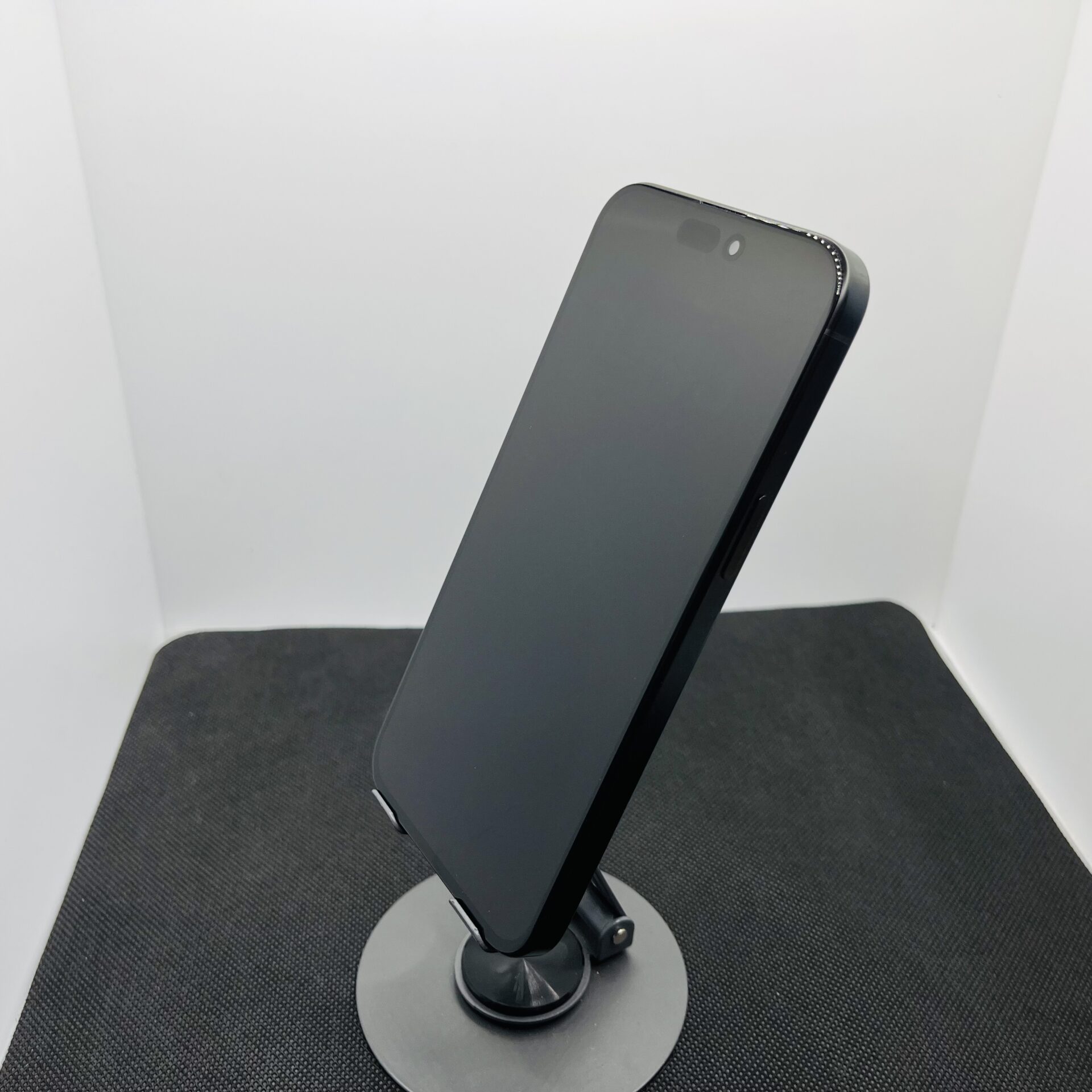 Apple iPhone 15 Pro Max 256GB Black Titanium (Grade B) – Minor Bright Spots - Image 7