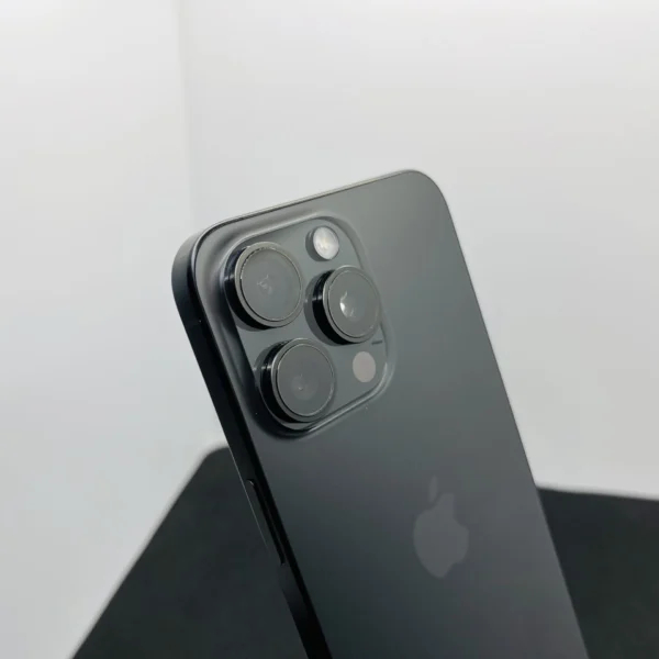Apple iPhone 15 Pro Max 256GB Black Titanium (Grade B) – Minor