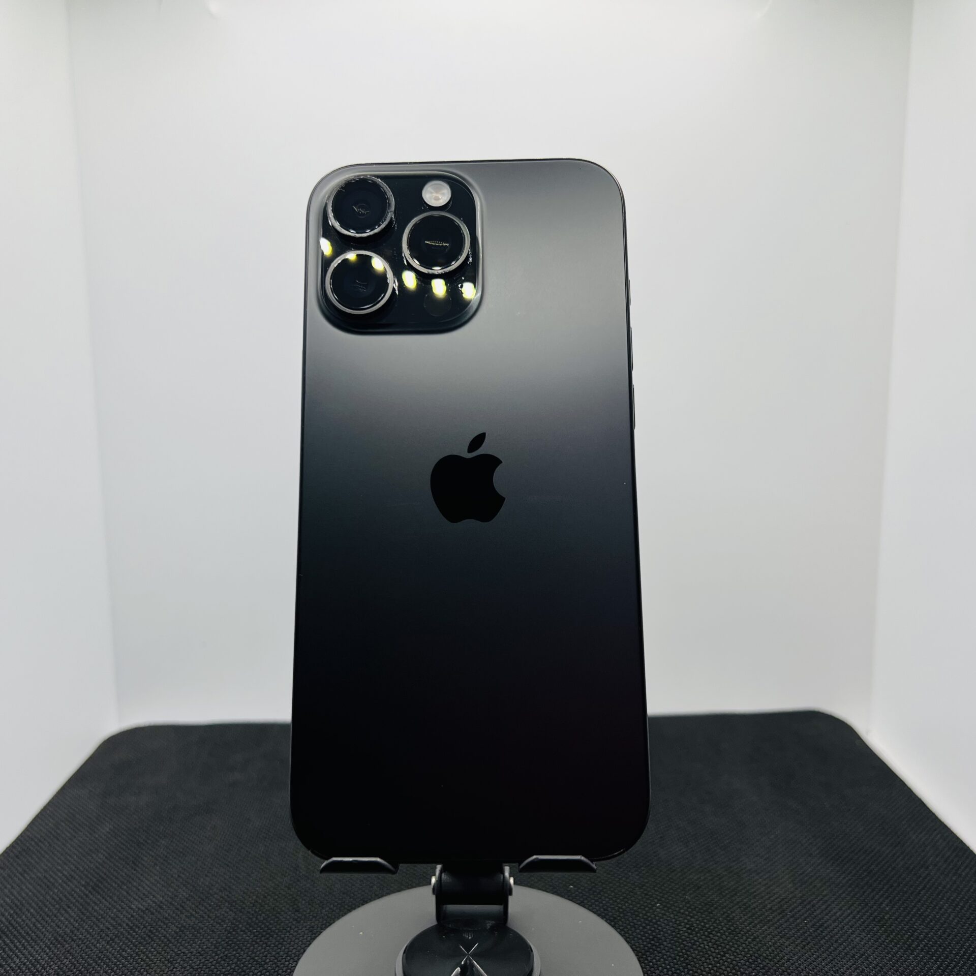 Apple iPhone 16 Pro Max 256GB Black Titanium – (Grade B) - Image 10