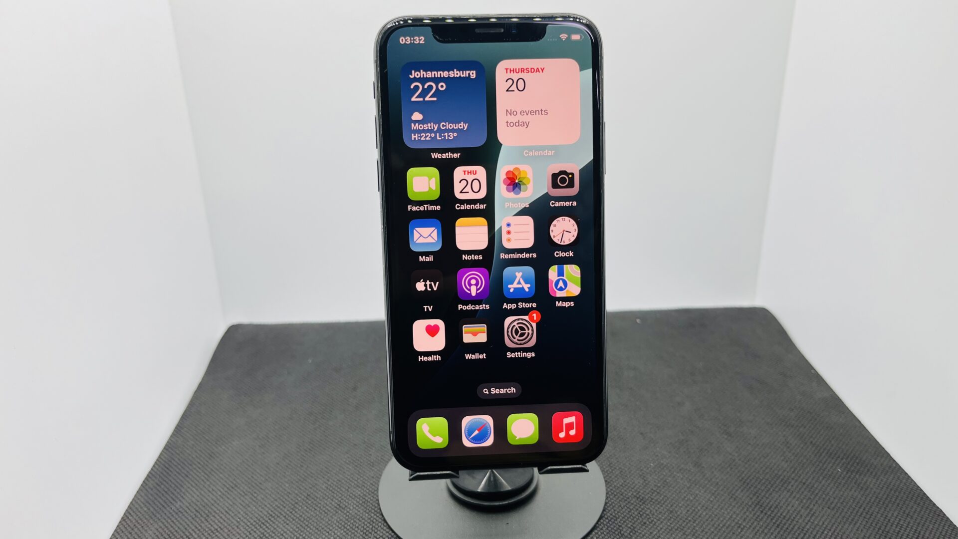 Apple iPhone XS 64GB Space Gray – (Grade B) - Image 3