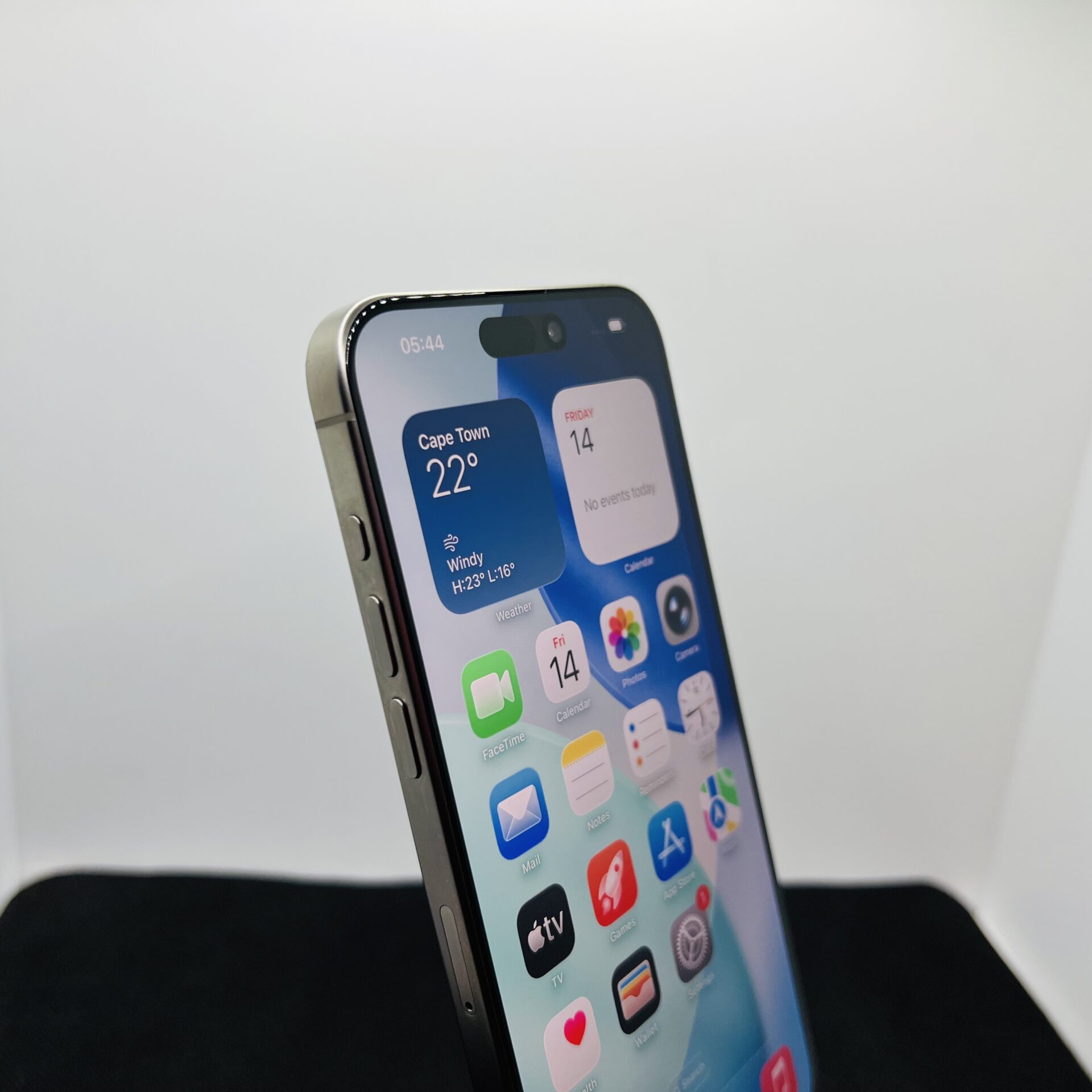 Apple iPhone 15 Pro Max 256GB Natural Titanium – (Grade B) - Image 4