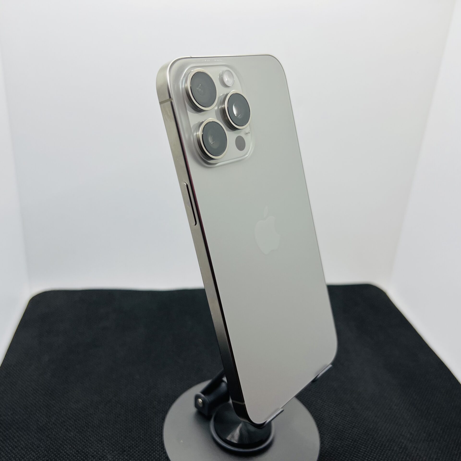 Apple iPhone 15 Pro Max 256GB Natural Titanium – (Grade B) - Image 10